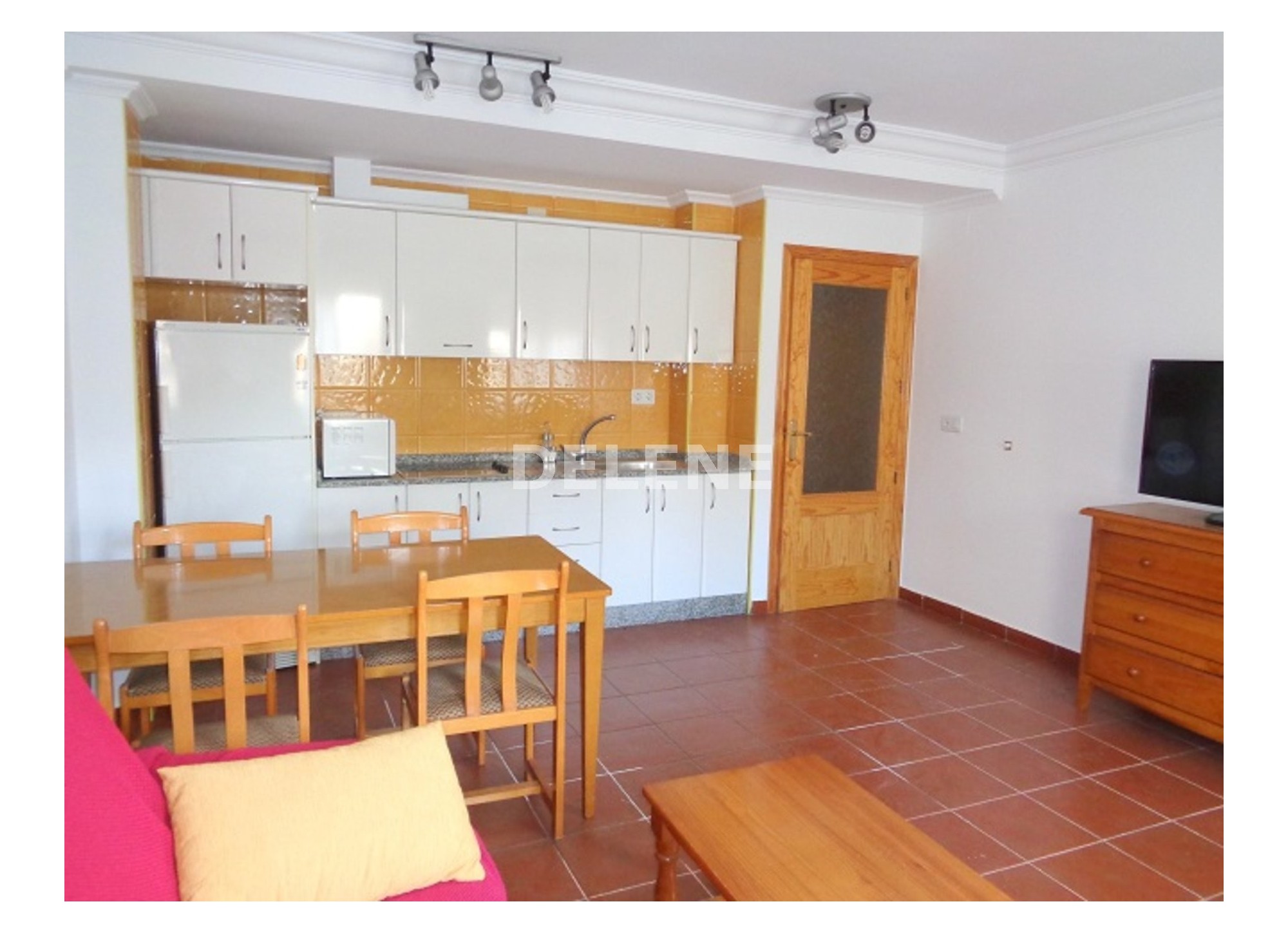 605 APARTAMENTO CON GARAJE, ZONA MESONES