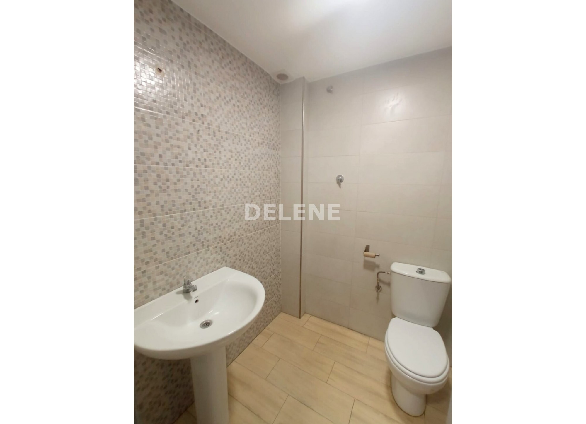 2219 LOCAL COMERCIAL, ZONA CUATRO CAMINOS