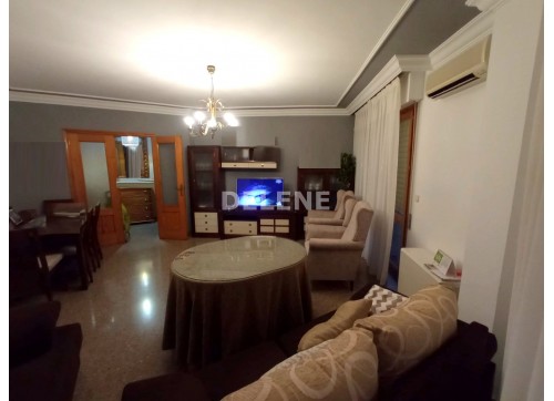 2249 PISO CON GARAJE, ZONA COLEGIO MARTÍNEZ PARRAS