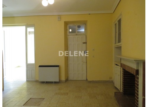 1730 PISO CON PATIO EN LA AVENIDA DE LA LIBERTAD