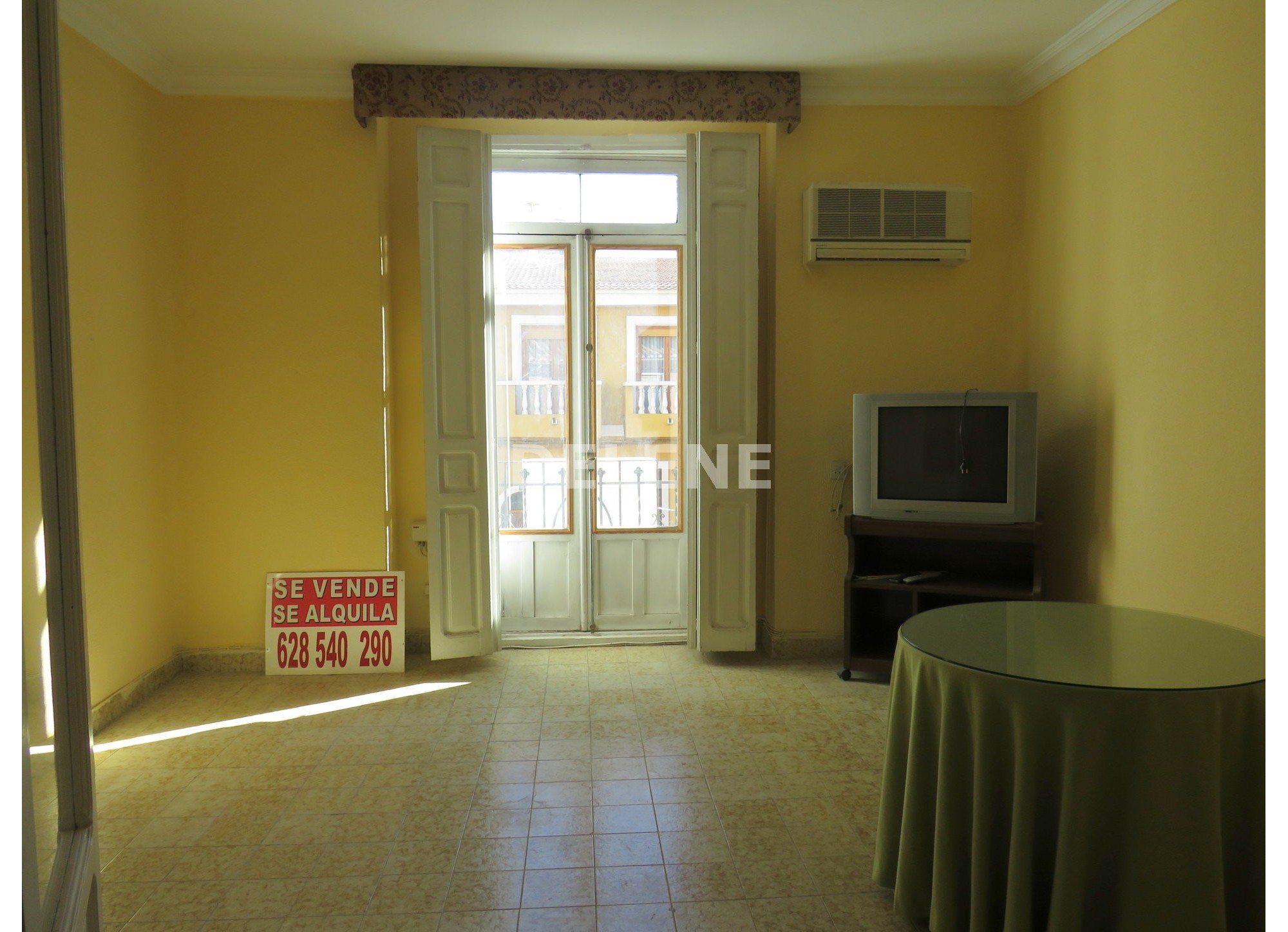 1730 PISO CON PATIO EN LA AVENIDA DE LA LIBERTAD