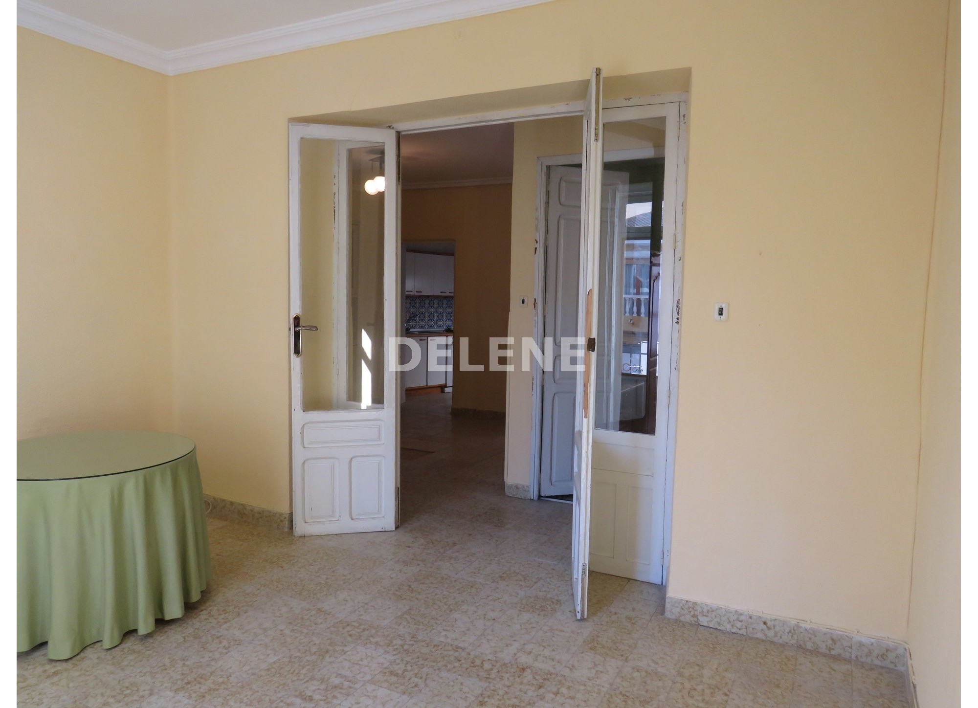 1730 PISO CON PATIO EN LA AVENIDA DE LA LIBERTAD