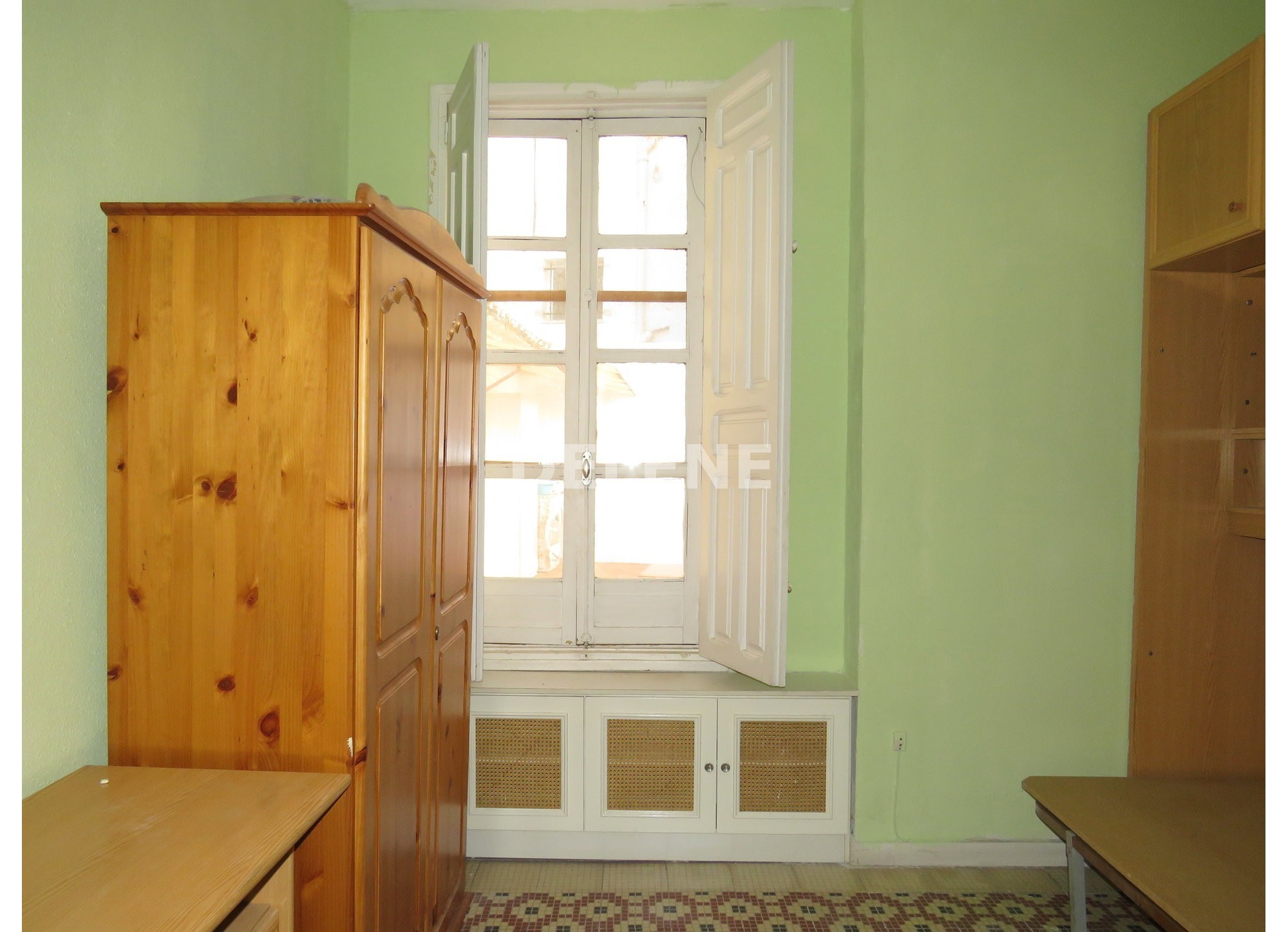 1730 PISO CON PATIO EN LA AVENIDA DE LA LIBERTAD