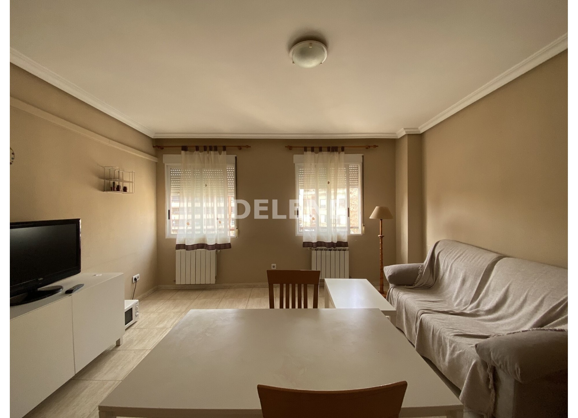 2403 APARTAMENTO, ZONA MESONES
