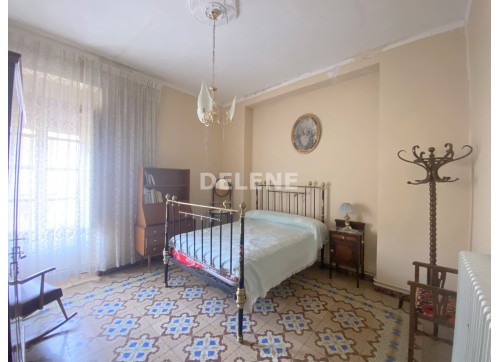 2408 CASA DE ESTILO SEÑORIAL DE 463m2, PRÓXIMA A AVENIDA DE LA LIBERTAD