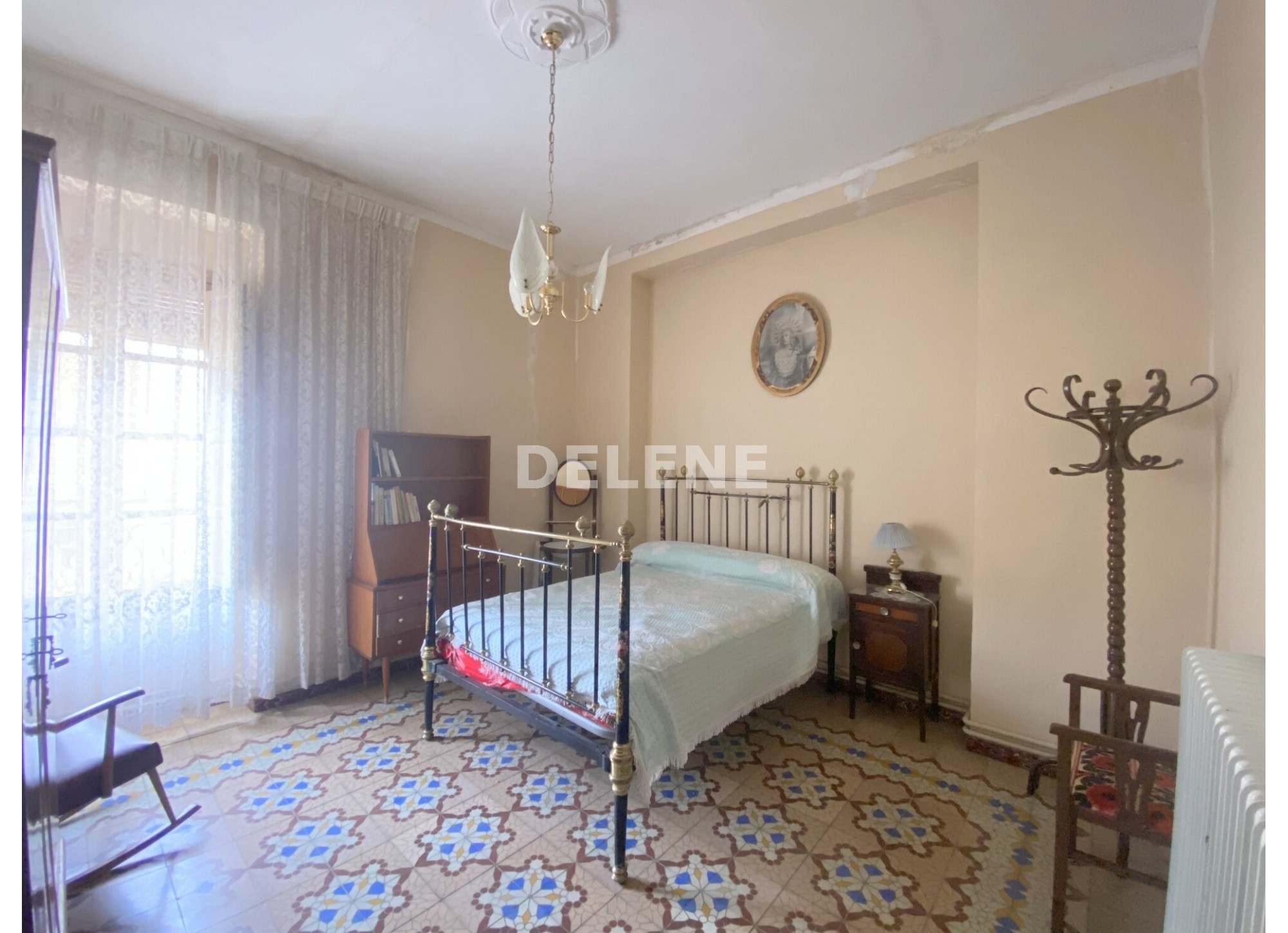 2408 CASA DE ESTILO SEÑORIAL DE 463m2, PRÓXIMA A AVENIDA DE LA LIBERTAD