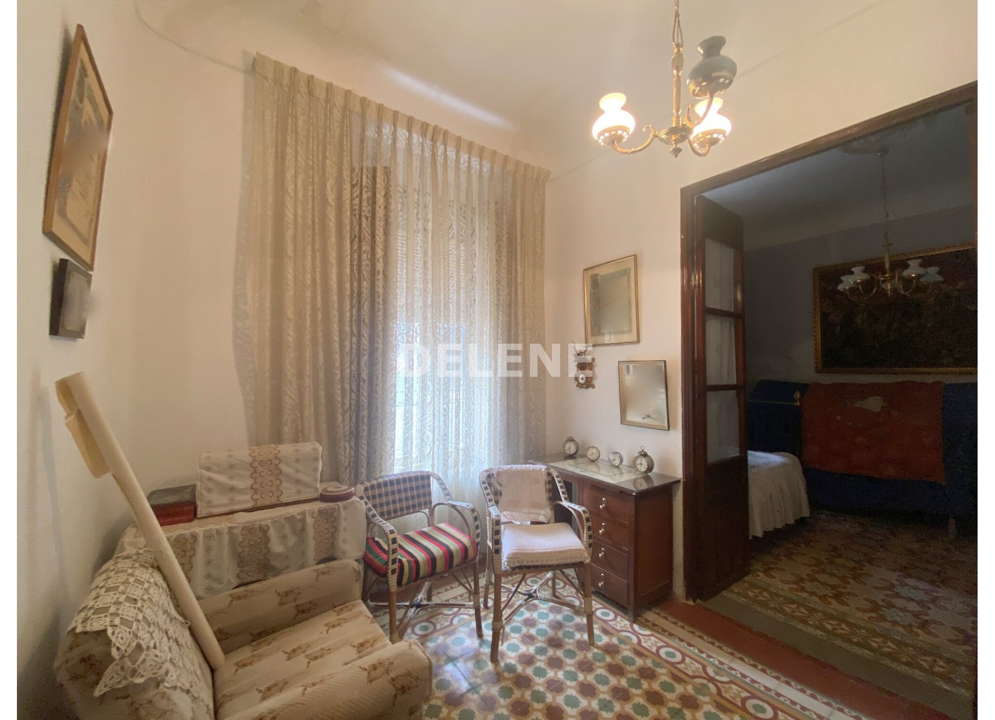 2408 CASA DE ESTILO SEÑORIAL DE 463m2, PRÓXIMA A AVENIDA DE LA LIBERTAD