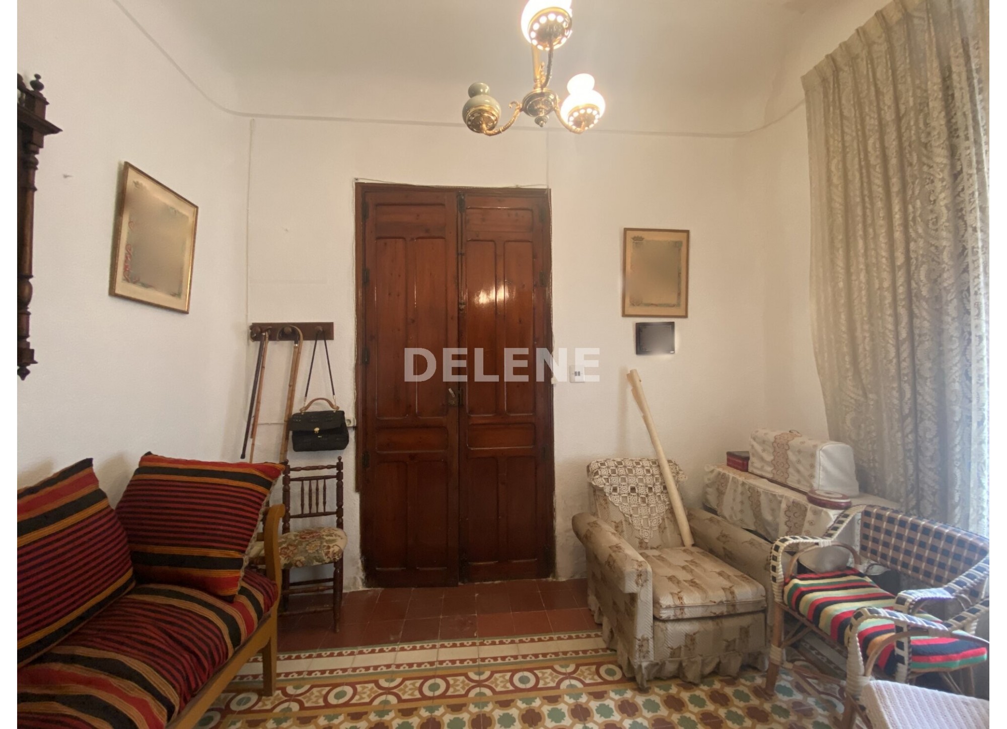 2408 CASA DE ESTILO SEÑORIAL DE 463m2, PRÓXIMA A AVENIDA DE LA LIBERTAD