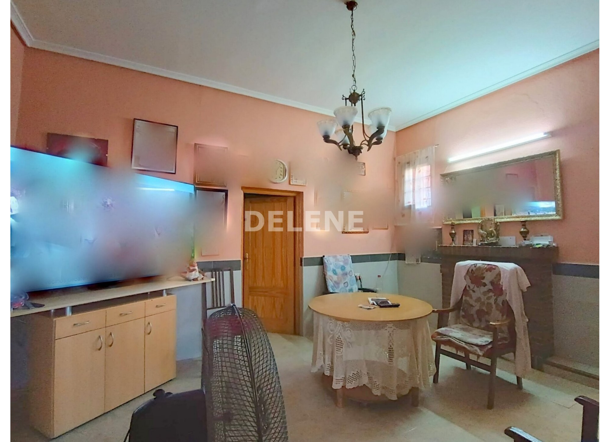 2507 CASA DE 400M2 CON PATIO, PRÓXIMA A IGLESIA DE LA ASUNCIÓN