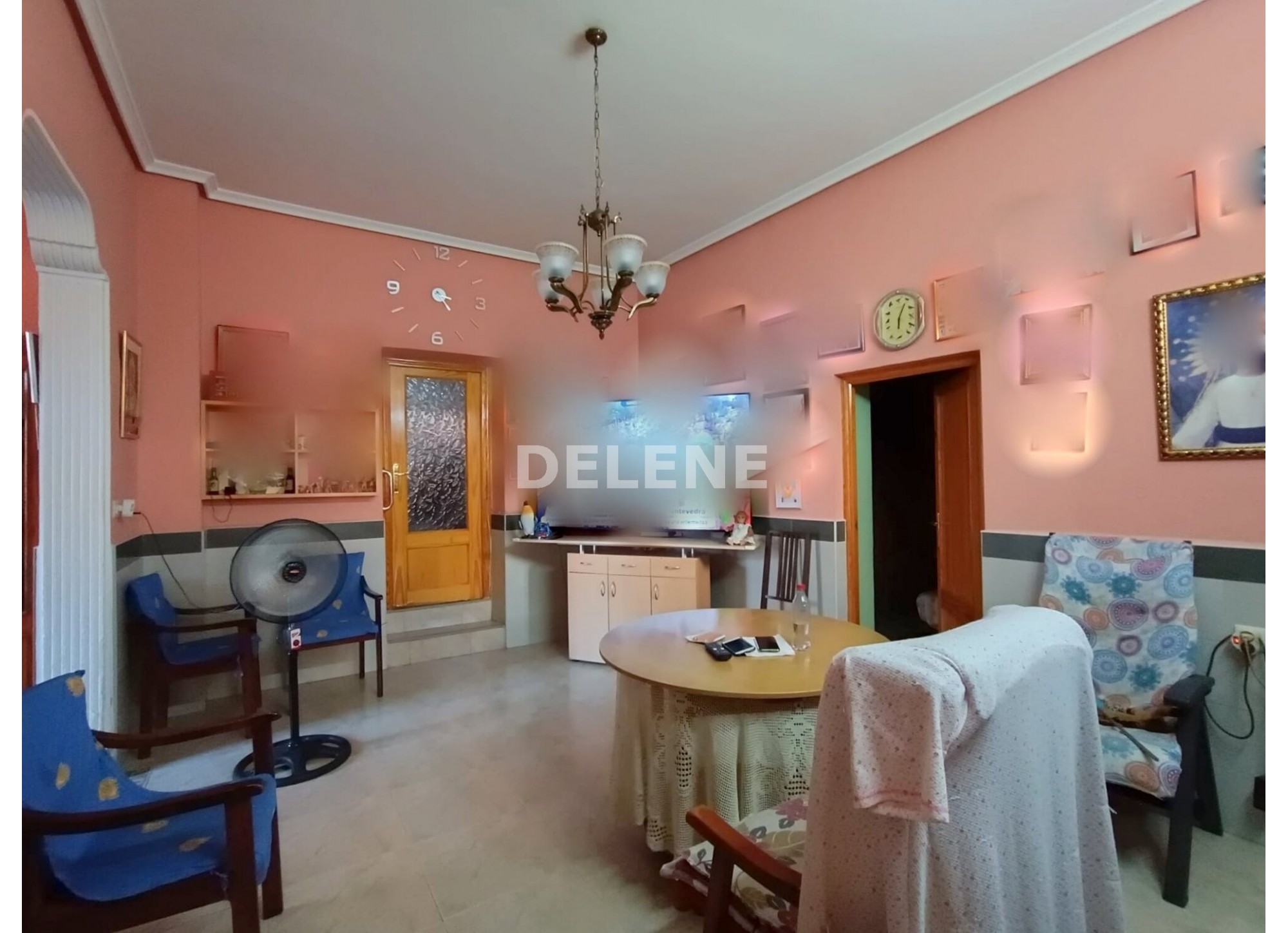 2507 CASA DE 400M2 CON PATIO, PRÓXIMA A IGLESIA DE LA ASUNCIÓN