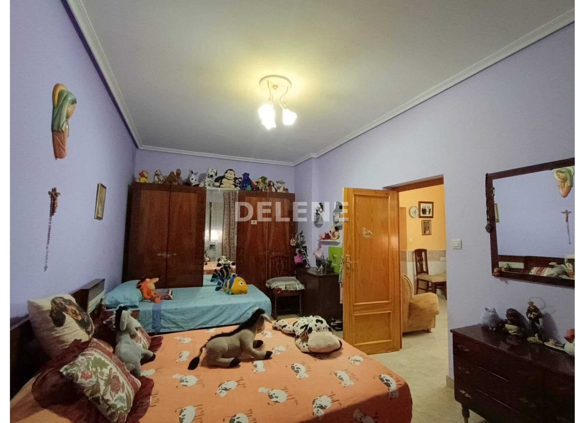 2507 CASA DE 400M2 CON PATIO, PRÓXIMA A IGLESIA DE LA ASUNCIÓN