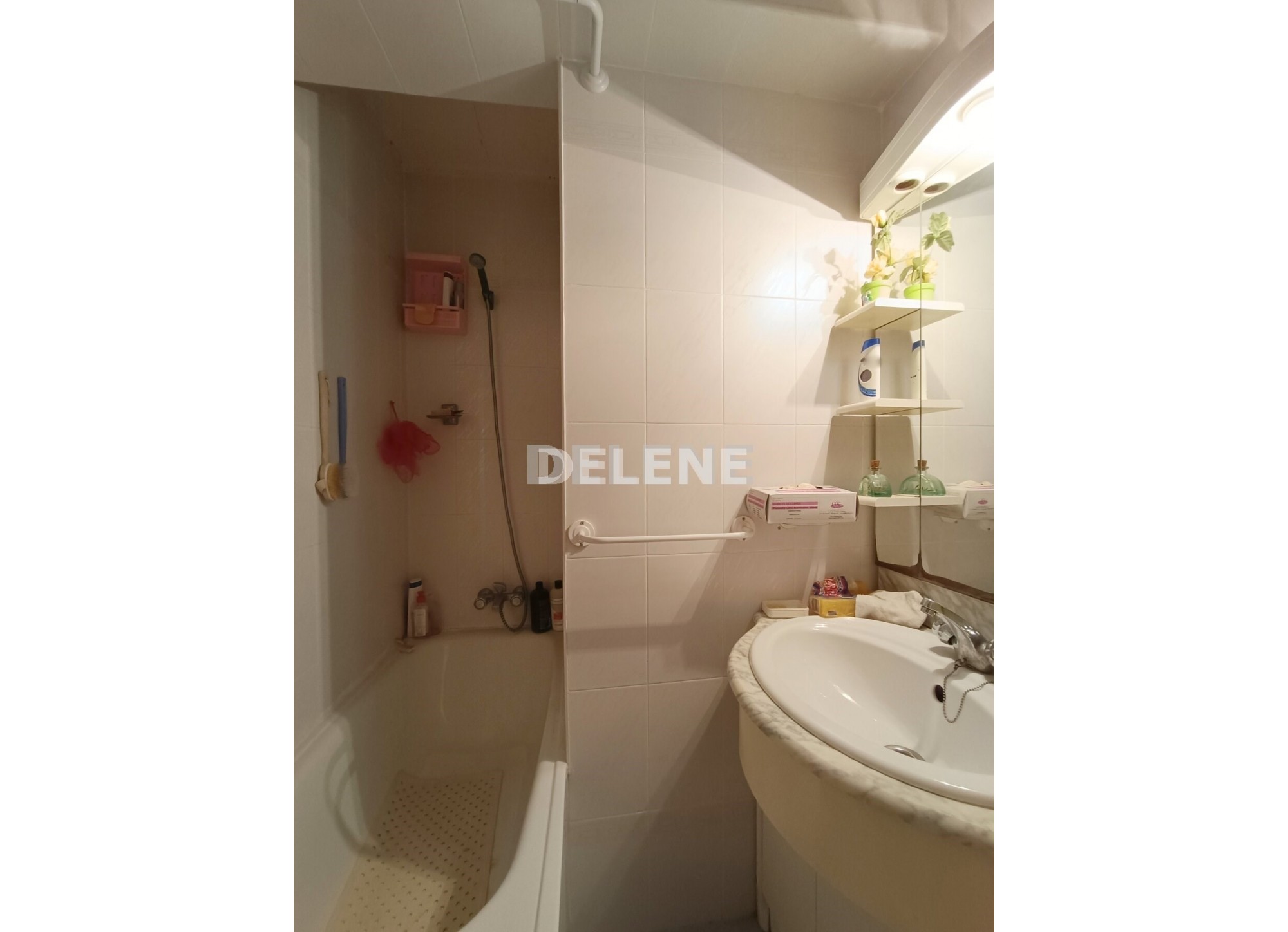 2613 PISO ZONA MARTINEZ PARRAS
