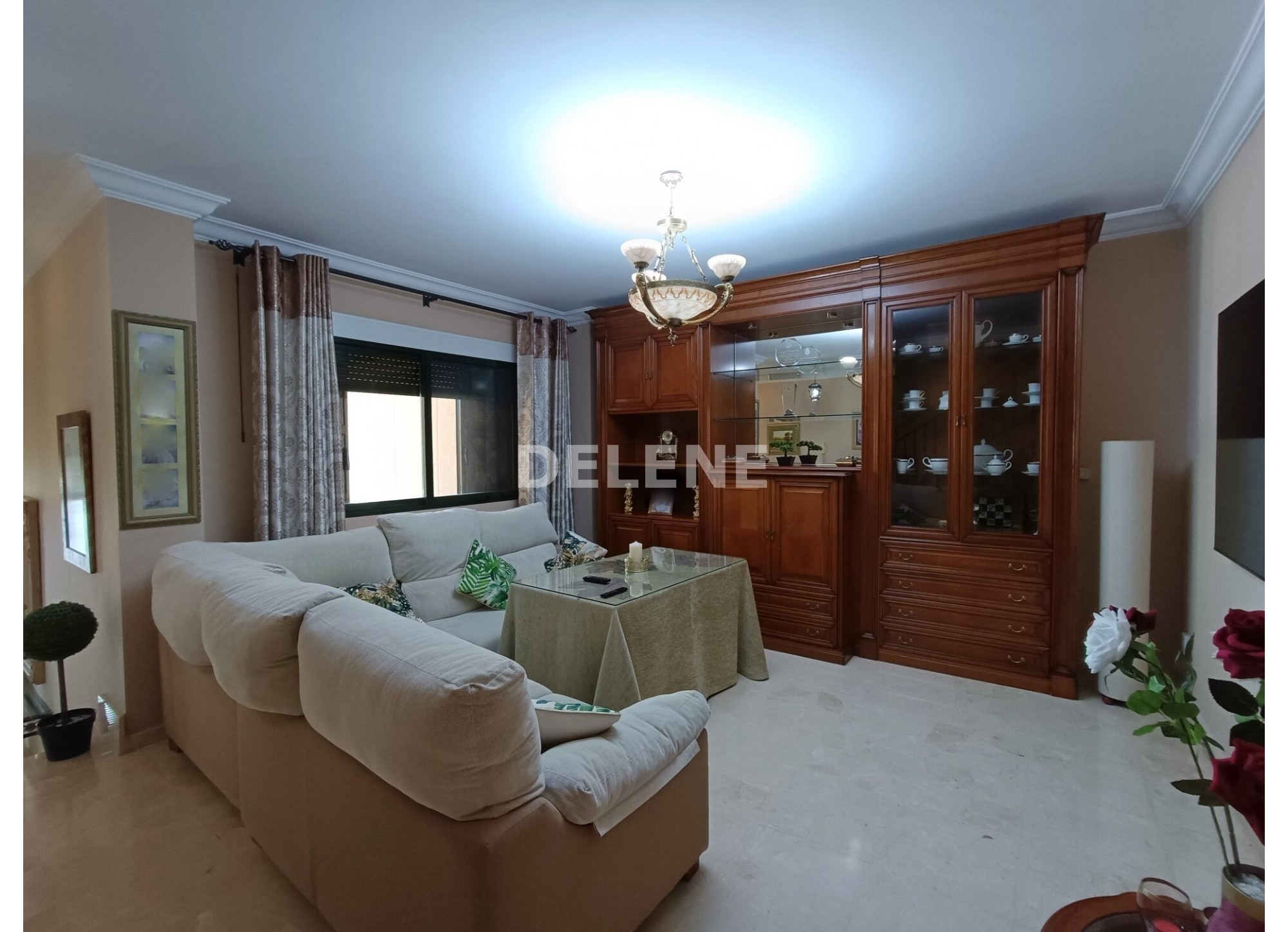 2615 ADOSADO CON PATIO Y GARAJE, PRÓXIMO A I.E.S. IZPISÚA BELMONTE