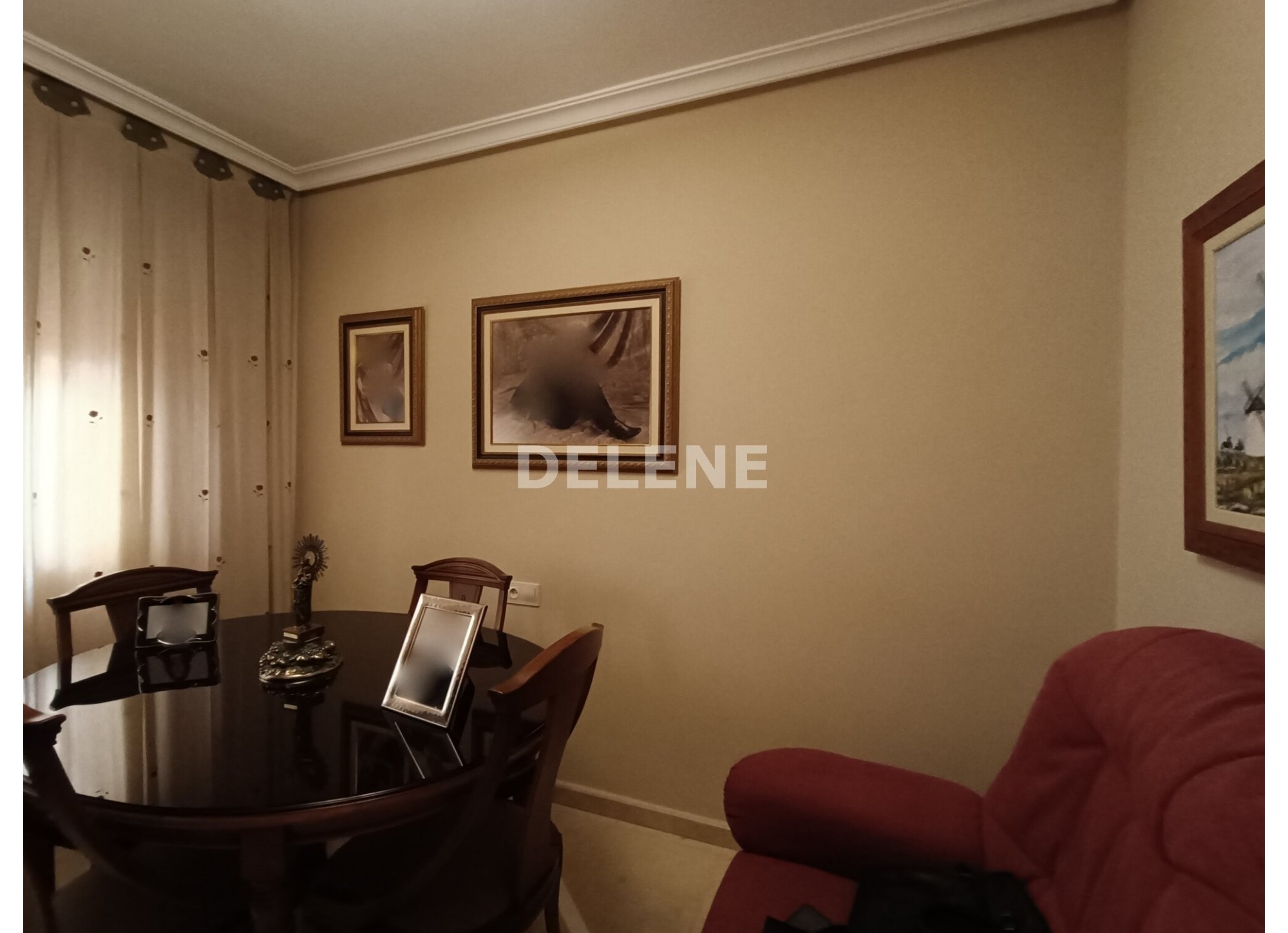 2615 ADOSADO CON PATIO Y GARAJE, PRÓXIMO A I.E.S. IZPISÚA BELMONTE