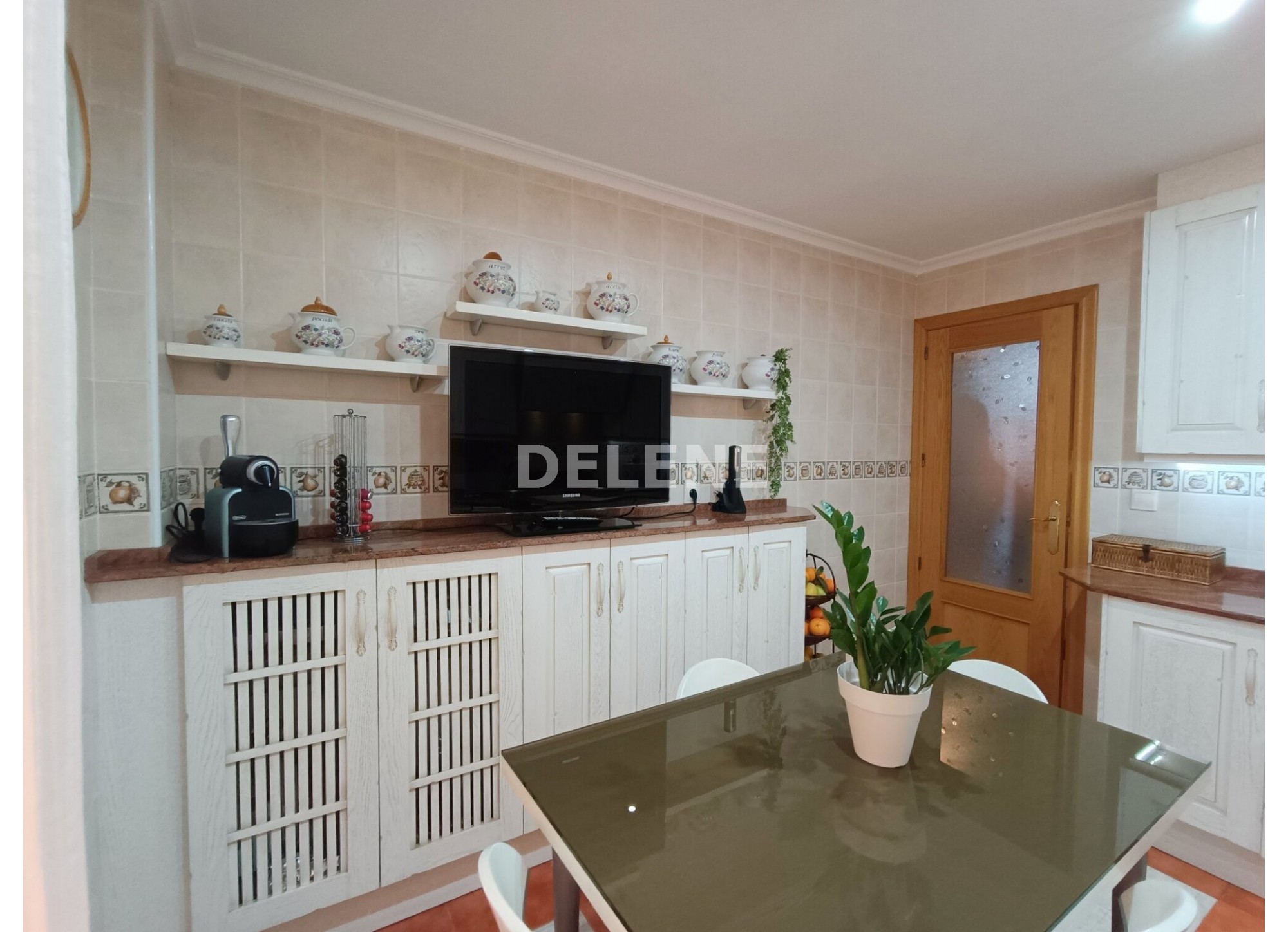 2615 ADOSADO CON PATIO Y GARAJE, PRÓXIMO A I.E.S. IZPISÚA BELMONTE