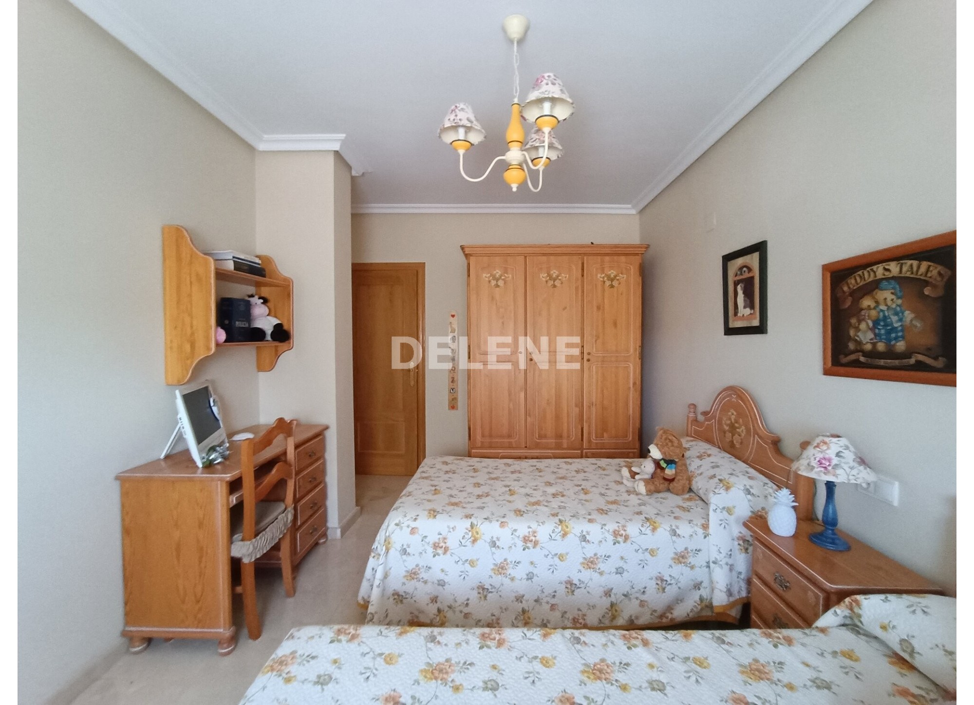 2615 ADOSADO CON PATIO Y GARAJE, PRÓXIMO A I.E.S. IZPISÚA BELMONTE
