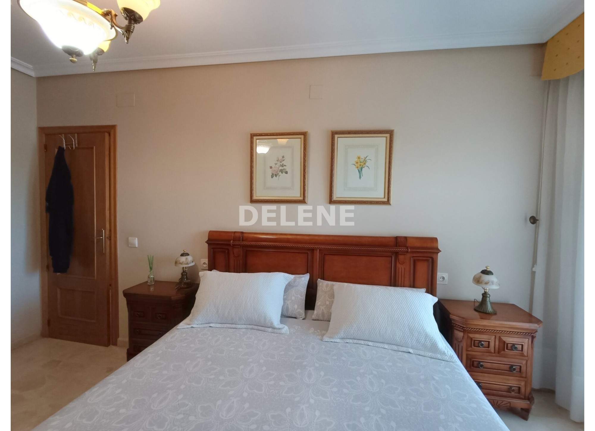 2615 ADOSADO CON PATIO Y GARAJE, PRÓXIMO A I.E.S. IZPISÚA BELMONTE