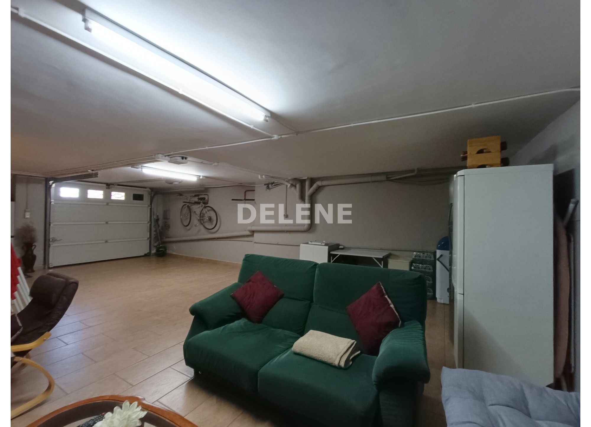 2615 ADOSADO CON PATIO Y GARAJE, PRÓXIMO A I.E.S. IZPISÚA BELMONTE