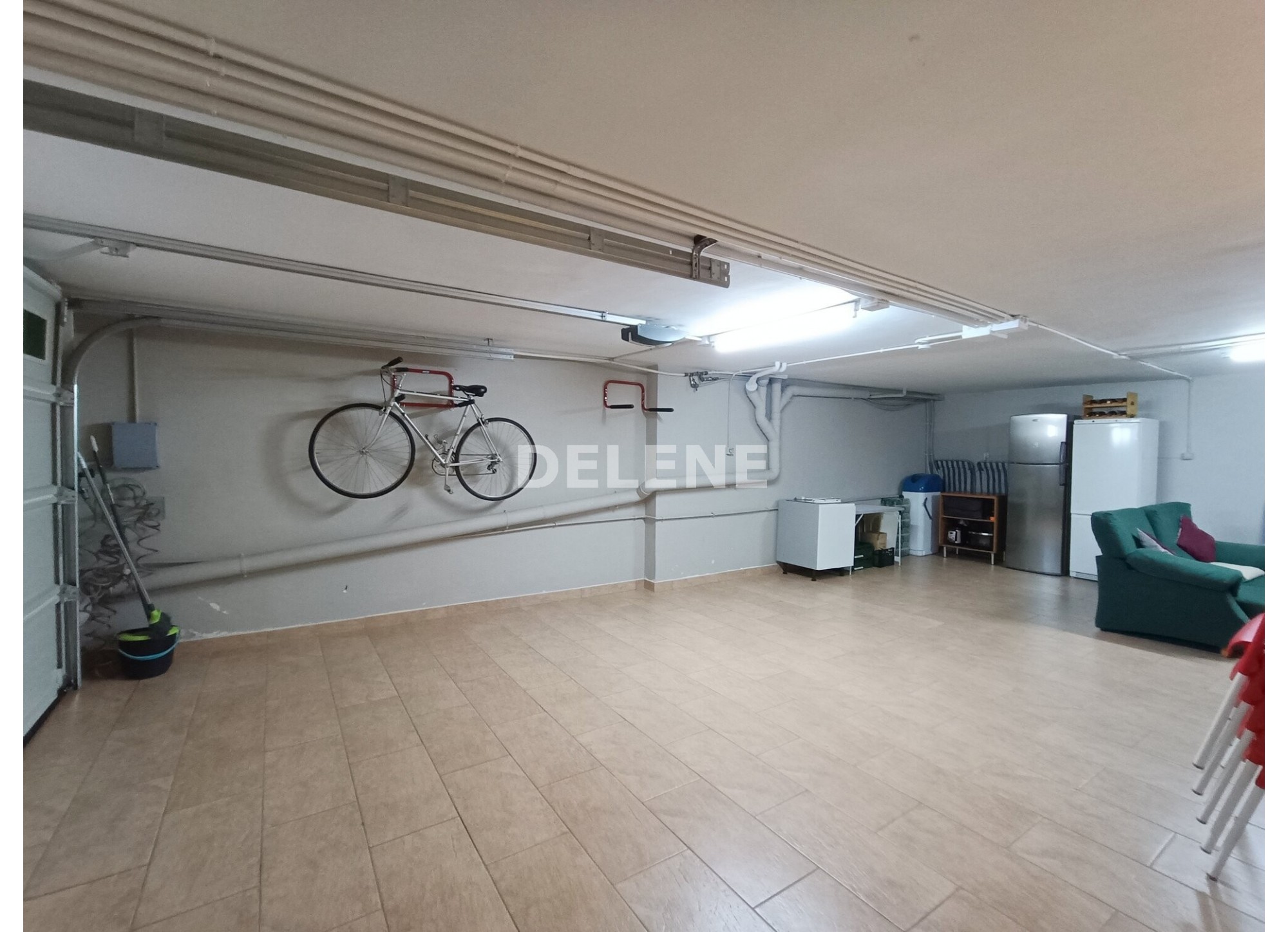 2615 ADOSADO CON PATIO Y GARAJE, PRÓXIMO A I.E.S. IZPISÚA BELMONTE