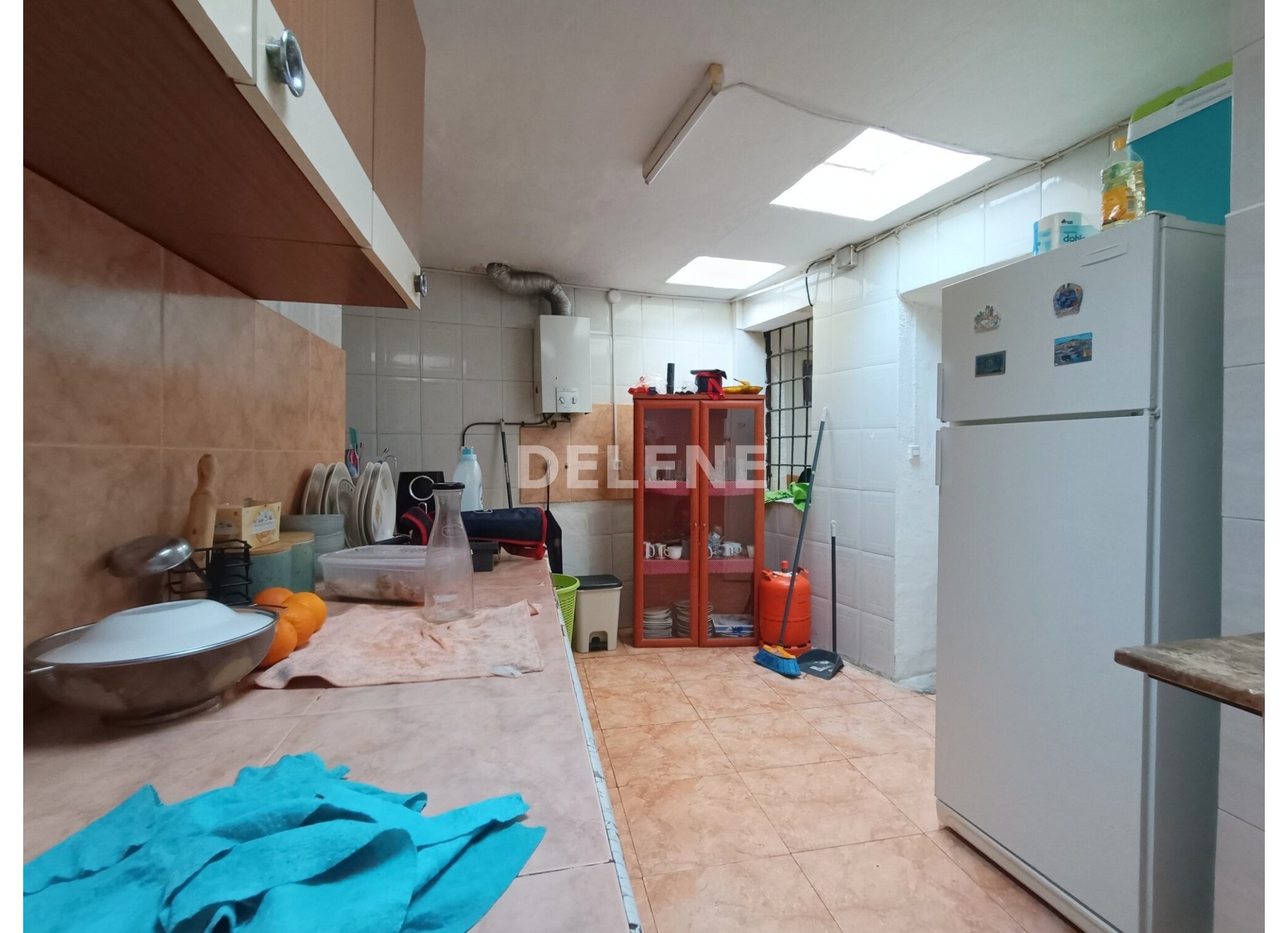 2648 CASA CON TERRAZA, PRÓXIMA A AYUNTAMIENTO