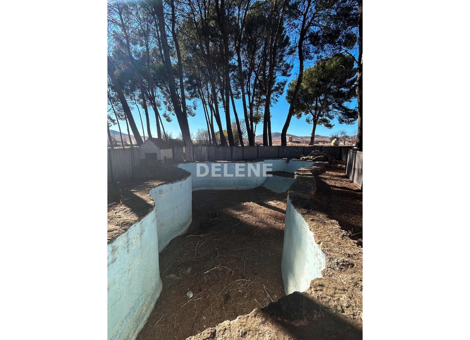 2667 EDIFICIO CON TERRENO EN SIERRA