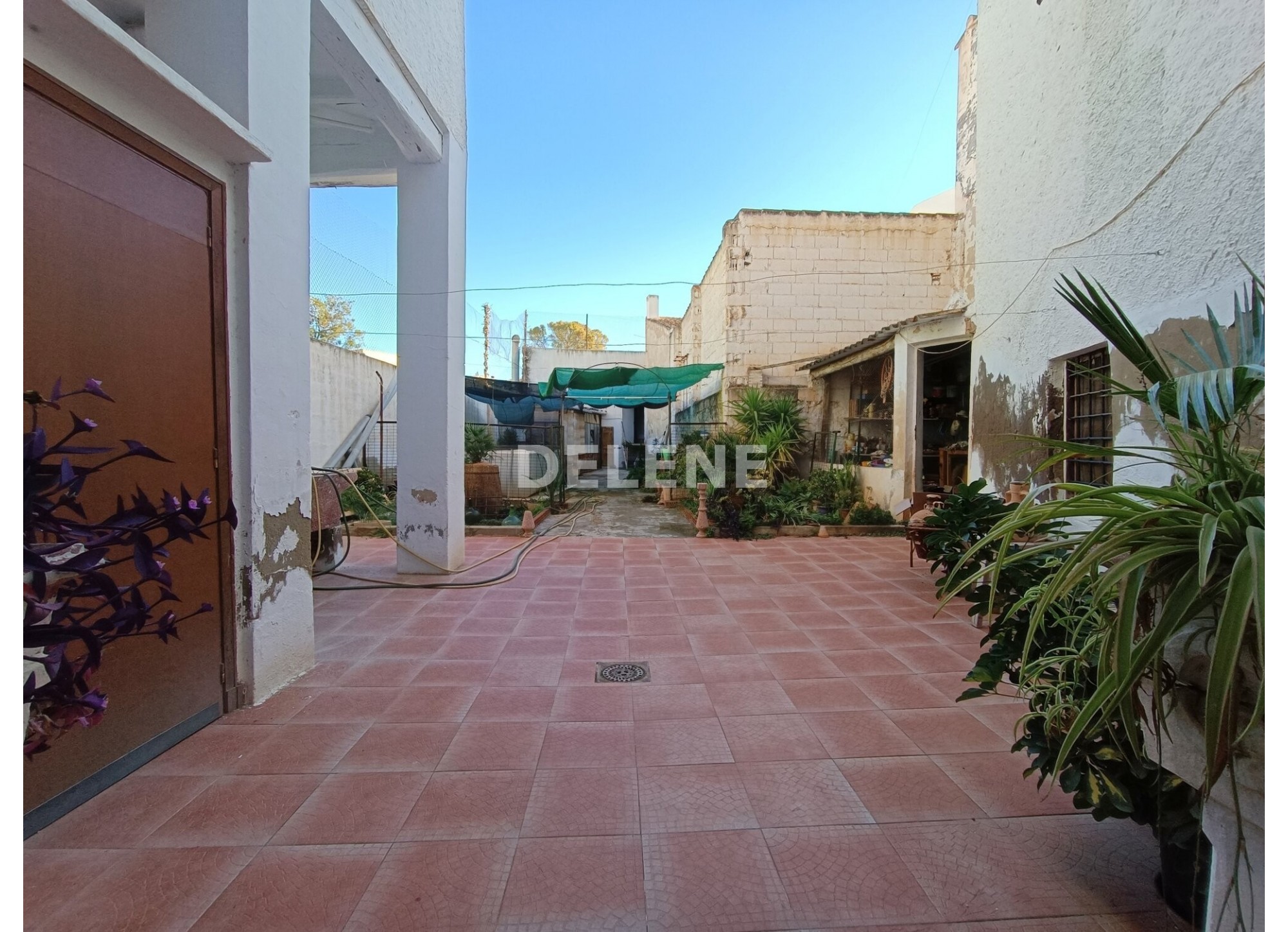 2696 CASA ESTILO SEÑORIAL DE 250M2, PRÓXIMA A PLAZA SANTA ANA