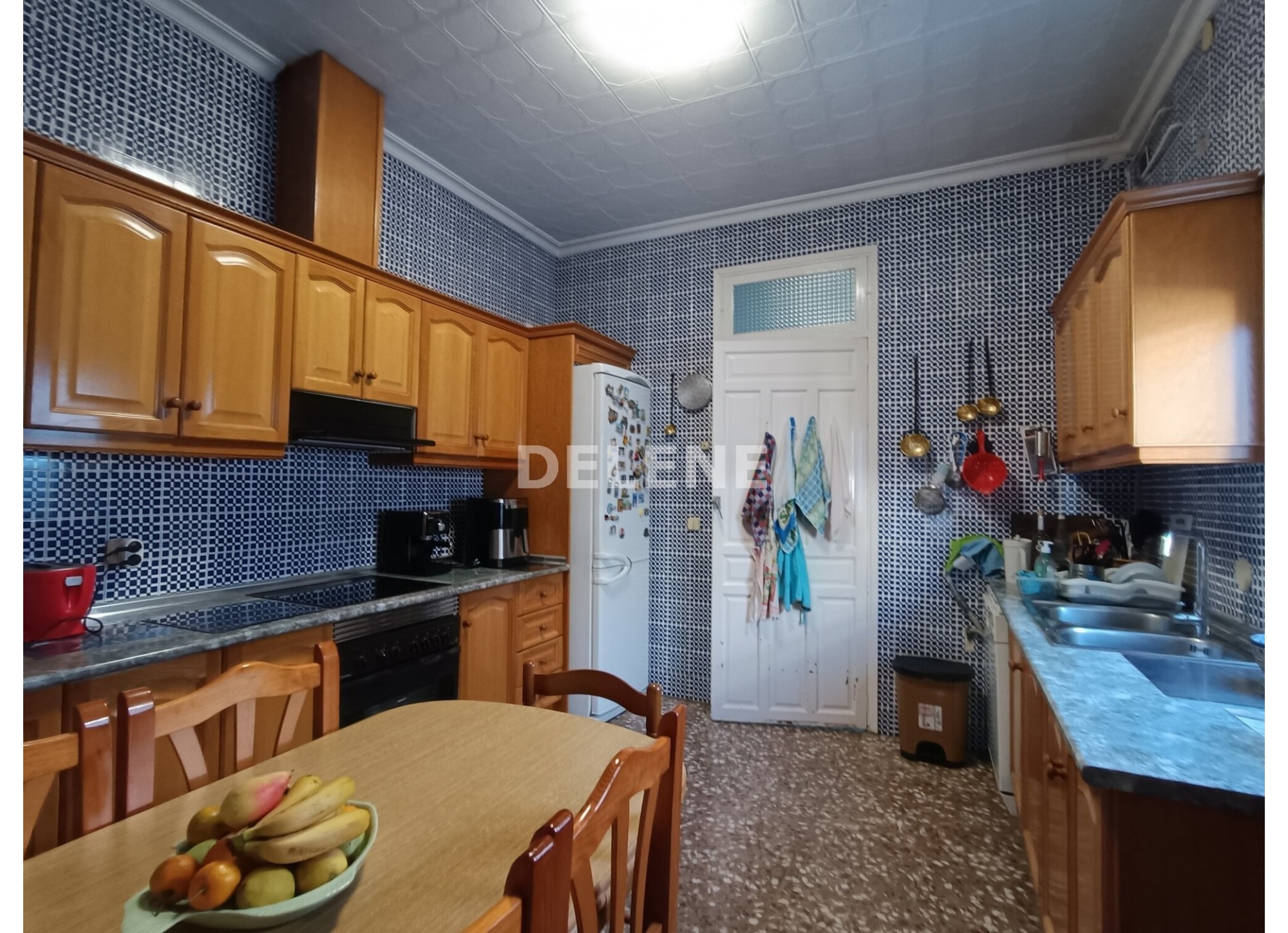 2696 CASA ESTILO SEÑORIAL DE 250M2, PRÓXIMA A PLAZA SANTA ANA