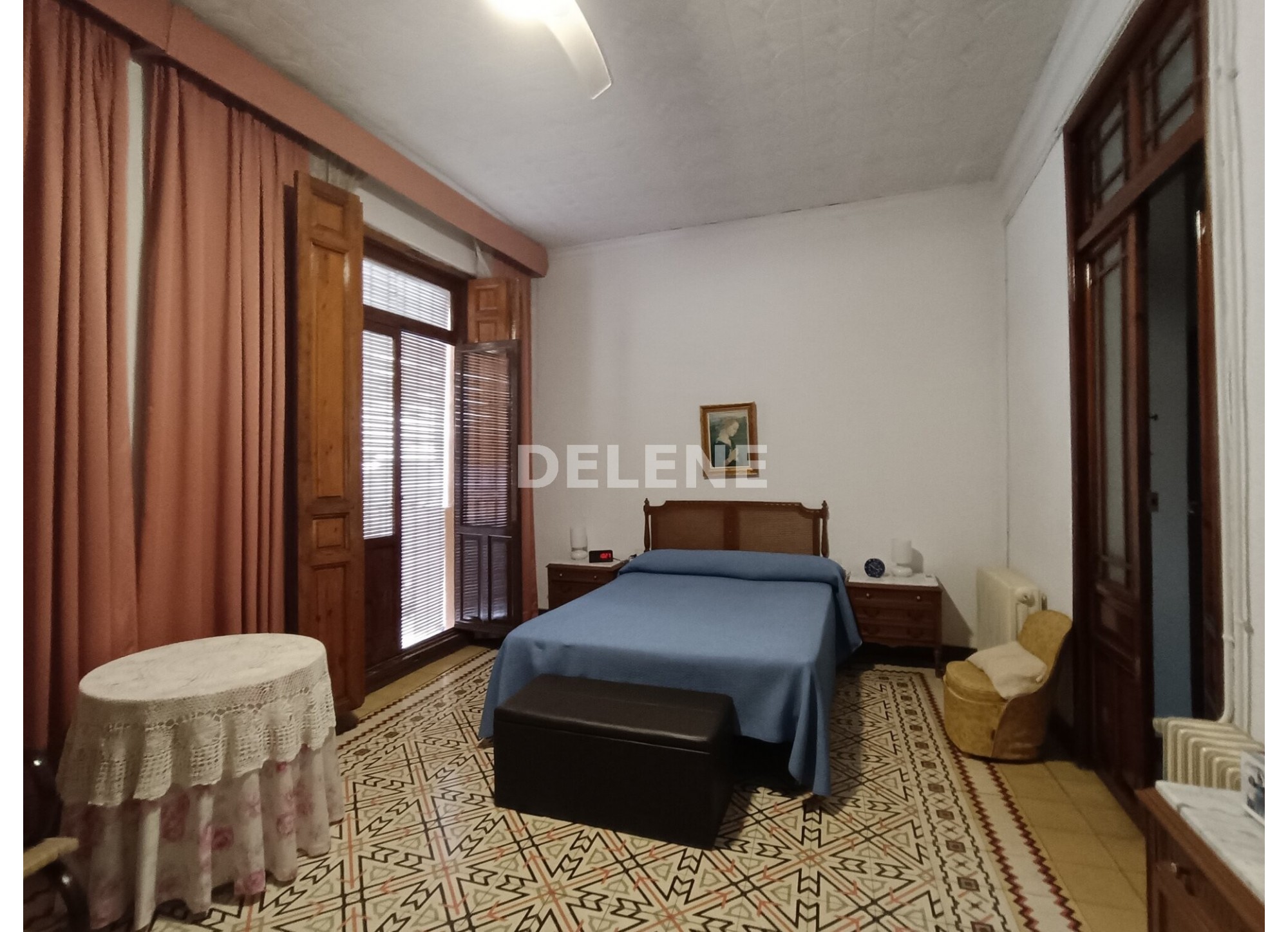 2696 CASA ESTILO SEÑORIAL DE 250M2, PRÓXIMA A PLAZA SANTA ANA