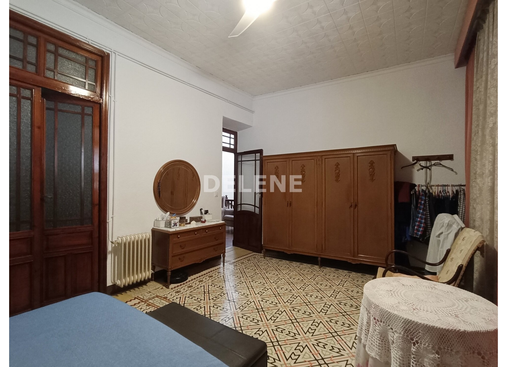 2696 CASA ESTILO SEÑORIAL DE 250M2, PRÓXIMA A PLAZA SANTA ANA