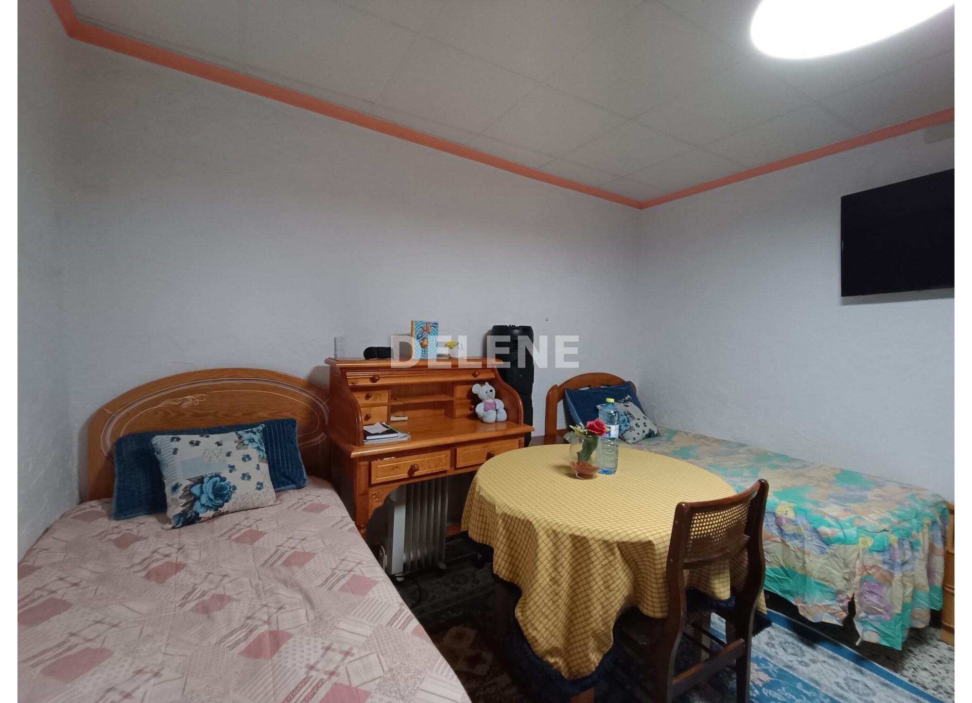 2706 CASA CON TERRAZA Y TRASTERO EN EL BARRIO DEL CARMEN