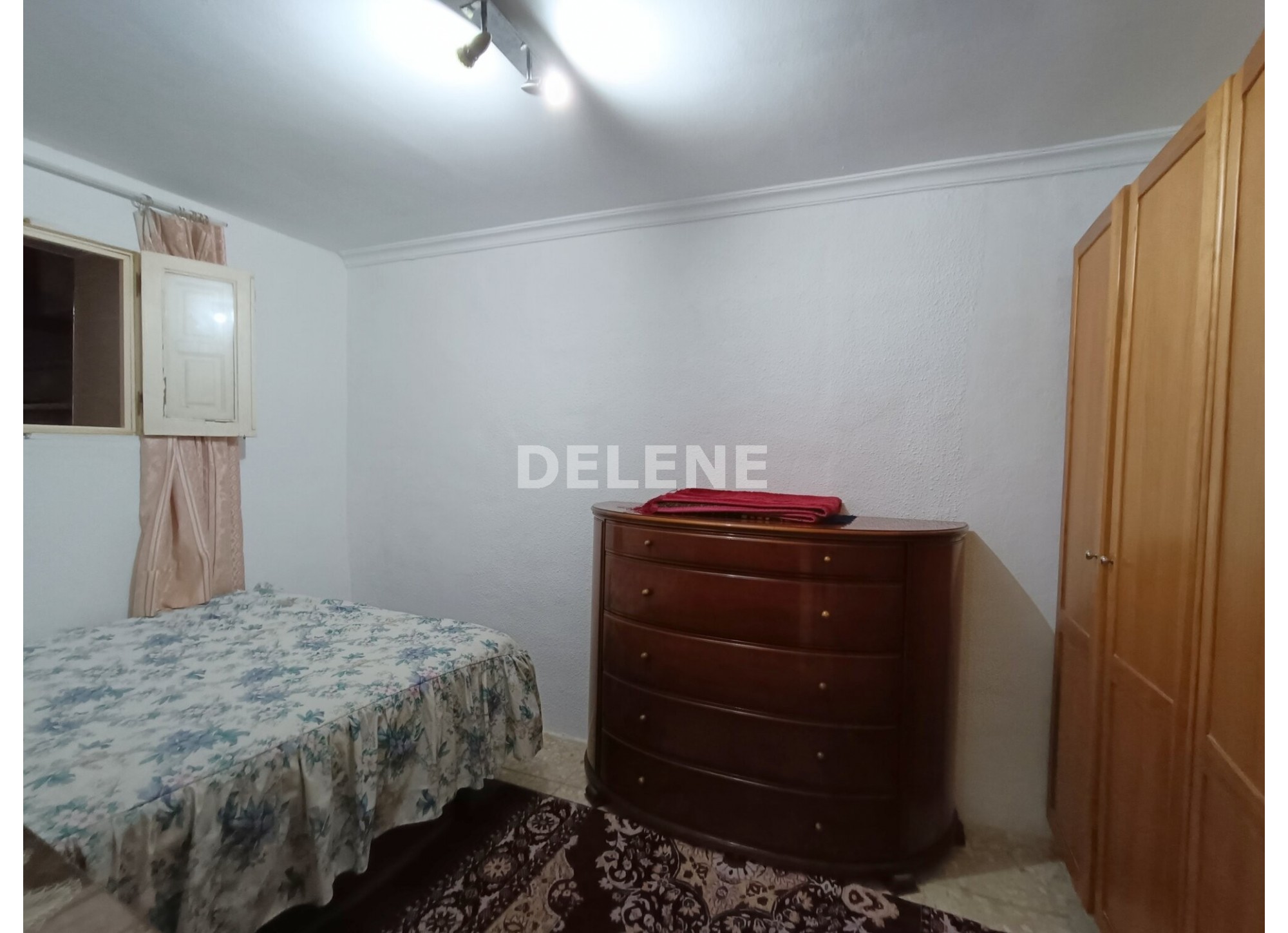 2706 CASA CON TERRAZA Y TRASTERO EN EL BARRIO DEL CARMEN