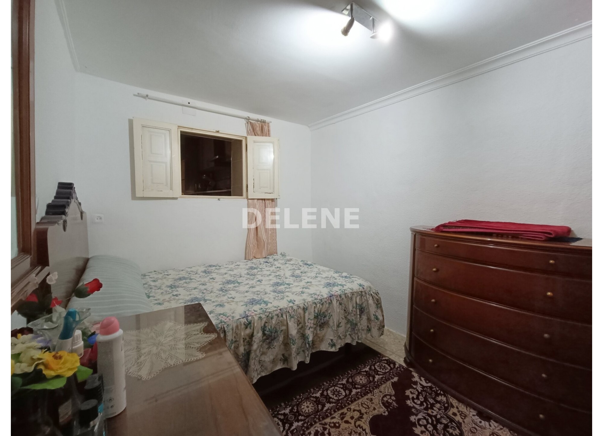 2706 CASA CON TERRAZA Y TRASTERO EN EL BARRIO DEL CARMEN