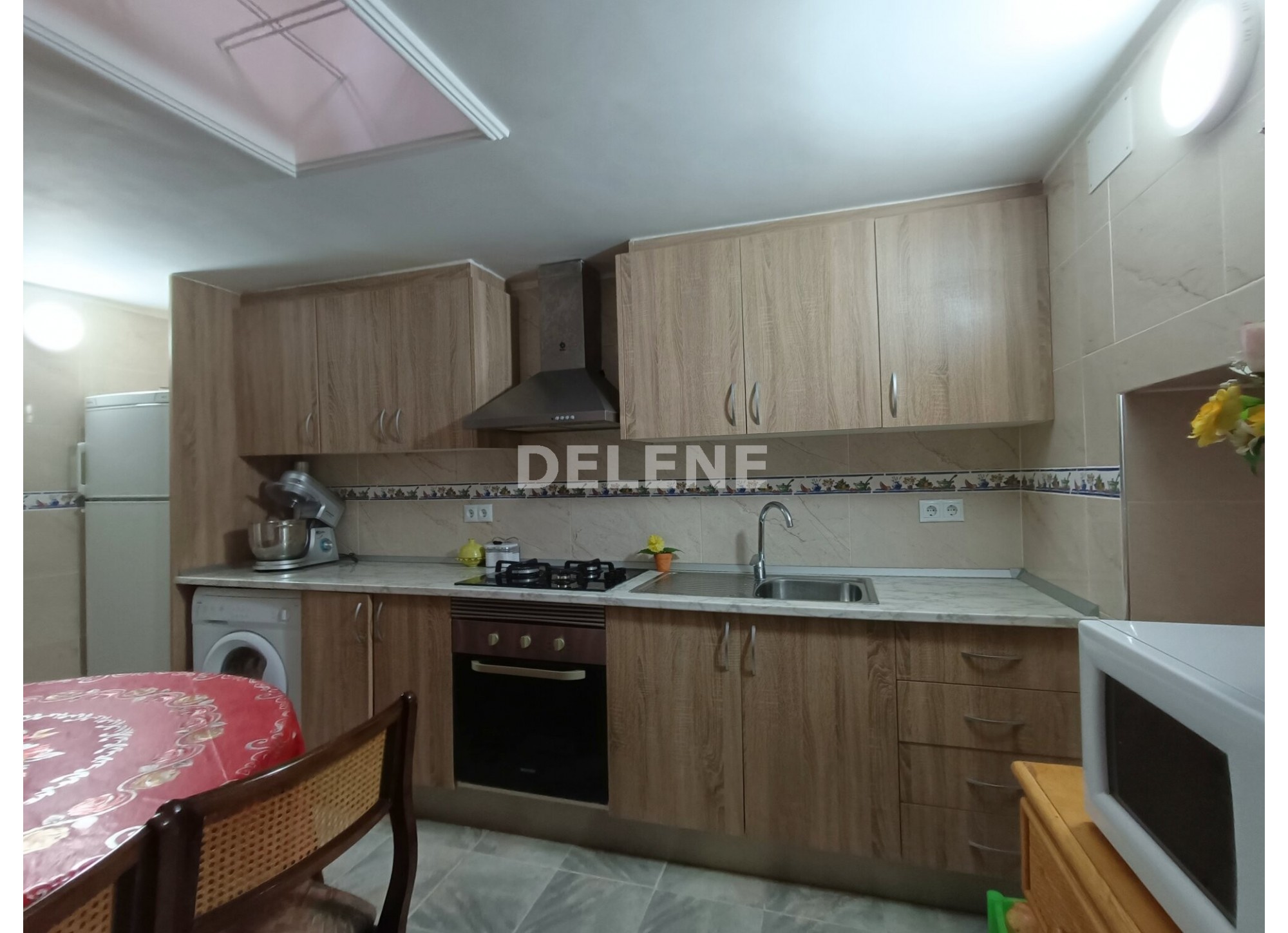 2706 CASA CON TERRAZA Y TRASTERO EN EL BARRIO DEL CARMEN