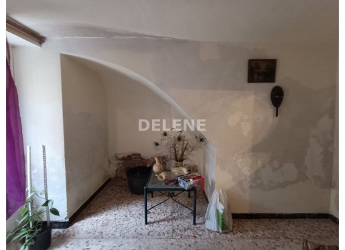 2744 CASA PRÓXIMA A CALLE ERAS