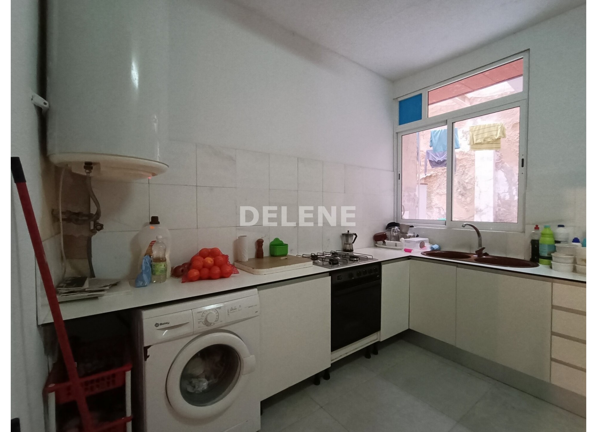 2744 CASA PRÓXIMA A CALLE ERAS