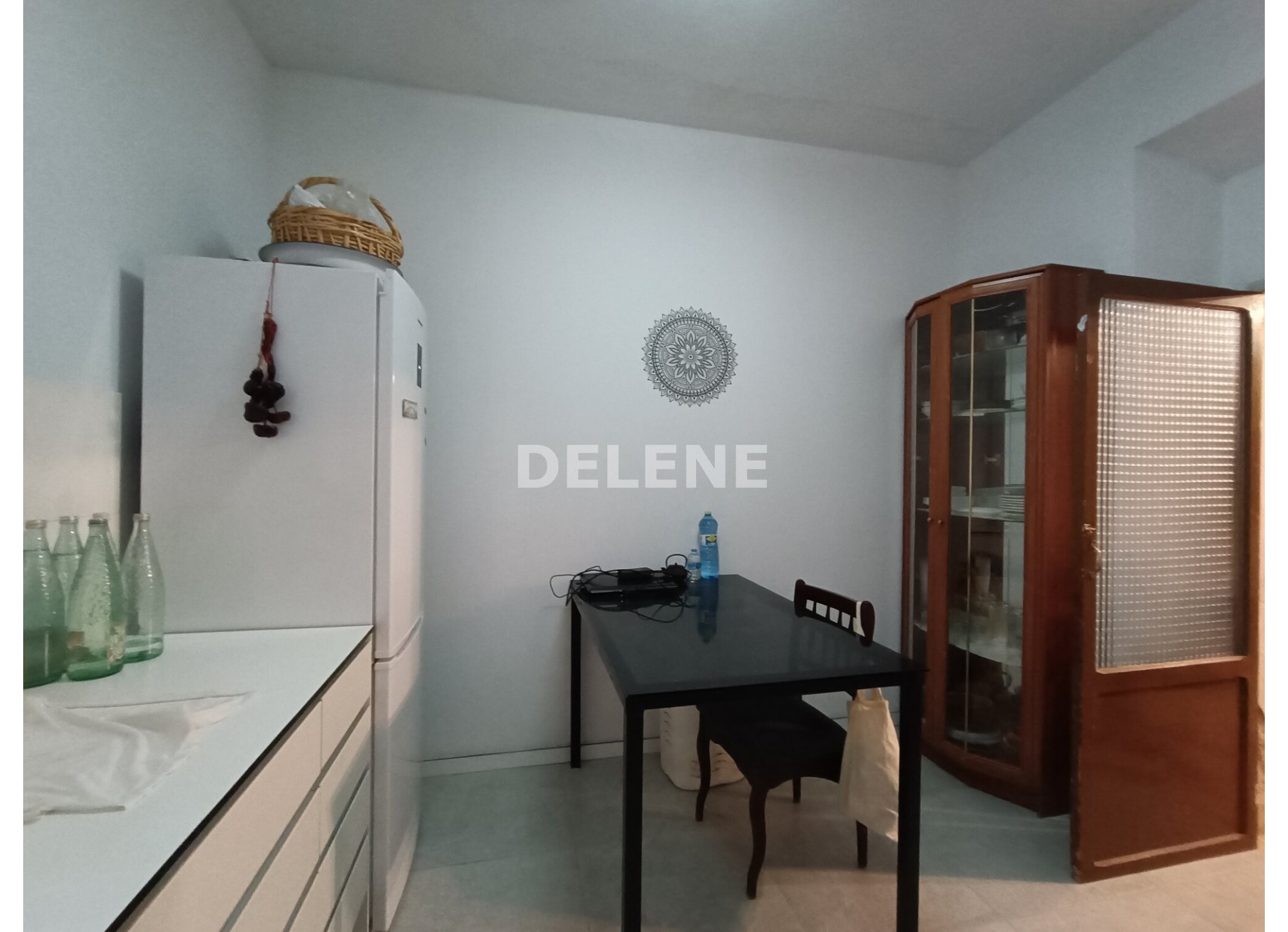 2744 CASA PRÓXIMA A CALLE ERAS