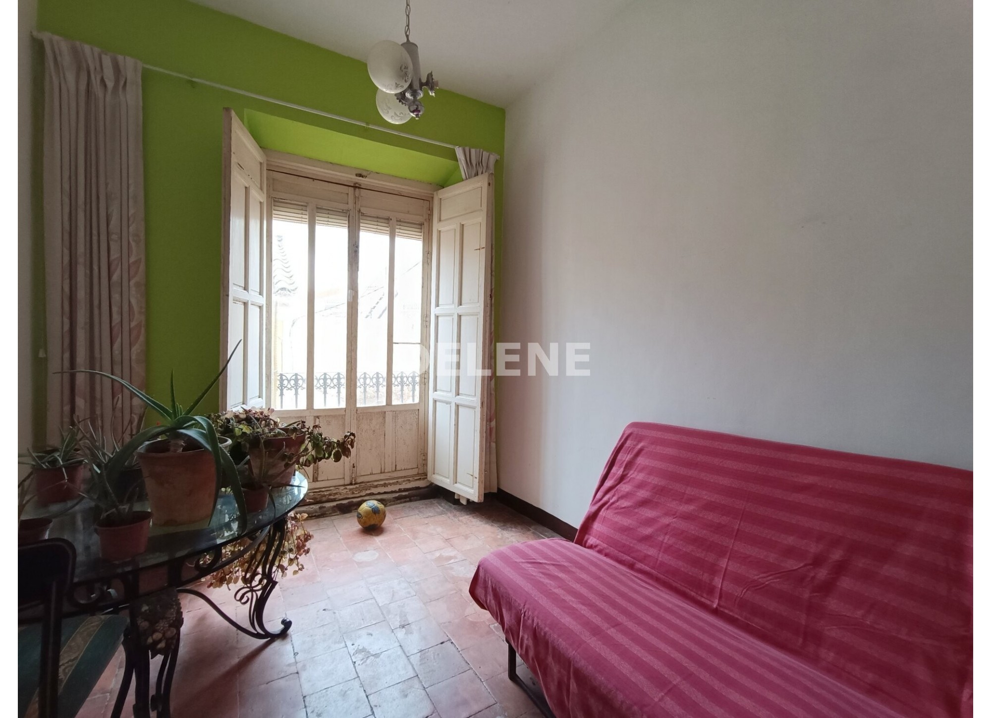 2744 CASA PRÓXIMA A CALLE ERAS