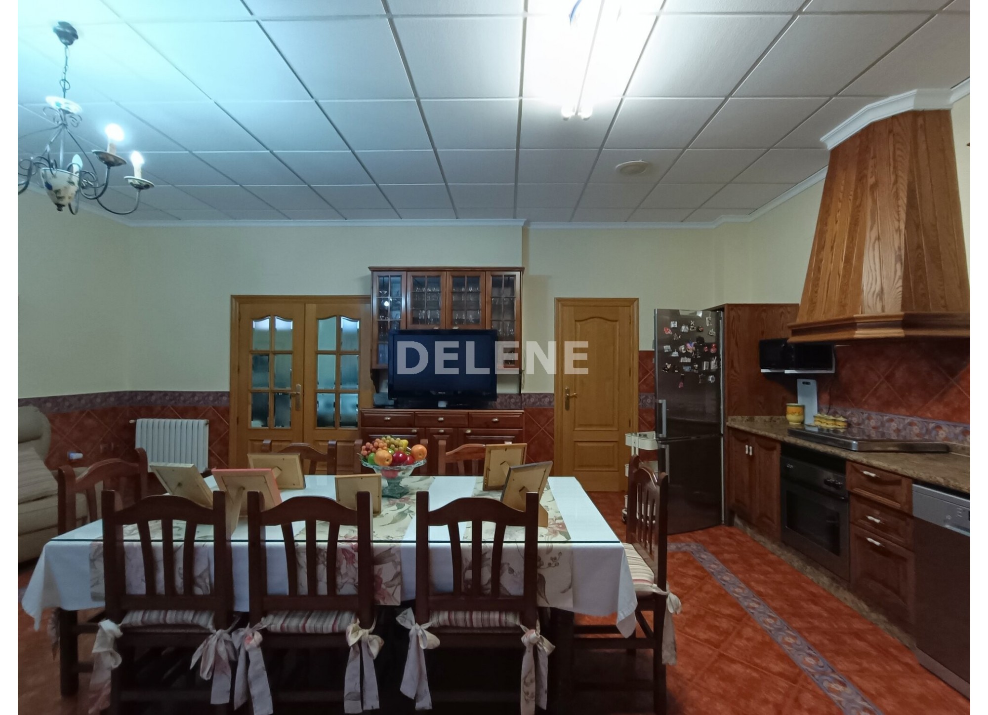 2750 PLANTA BAJA CON COCHERA, BARRIO DEL CARMEN