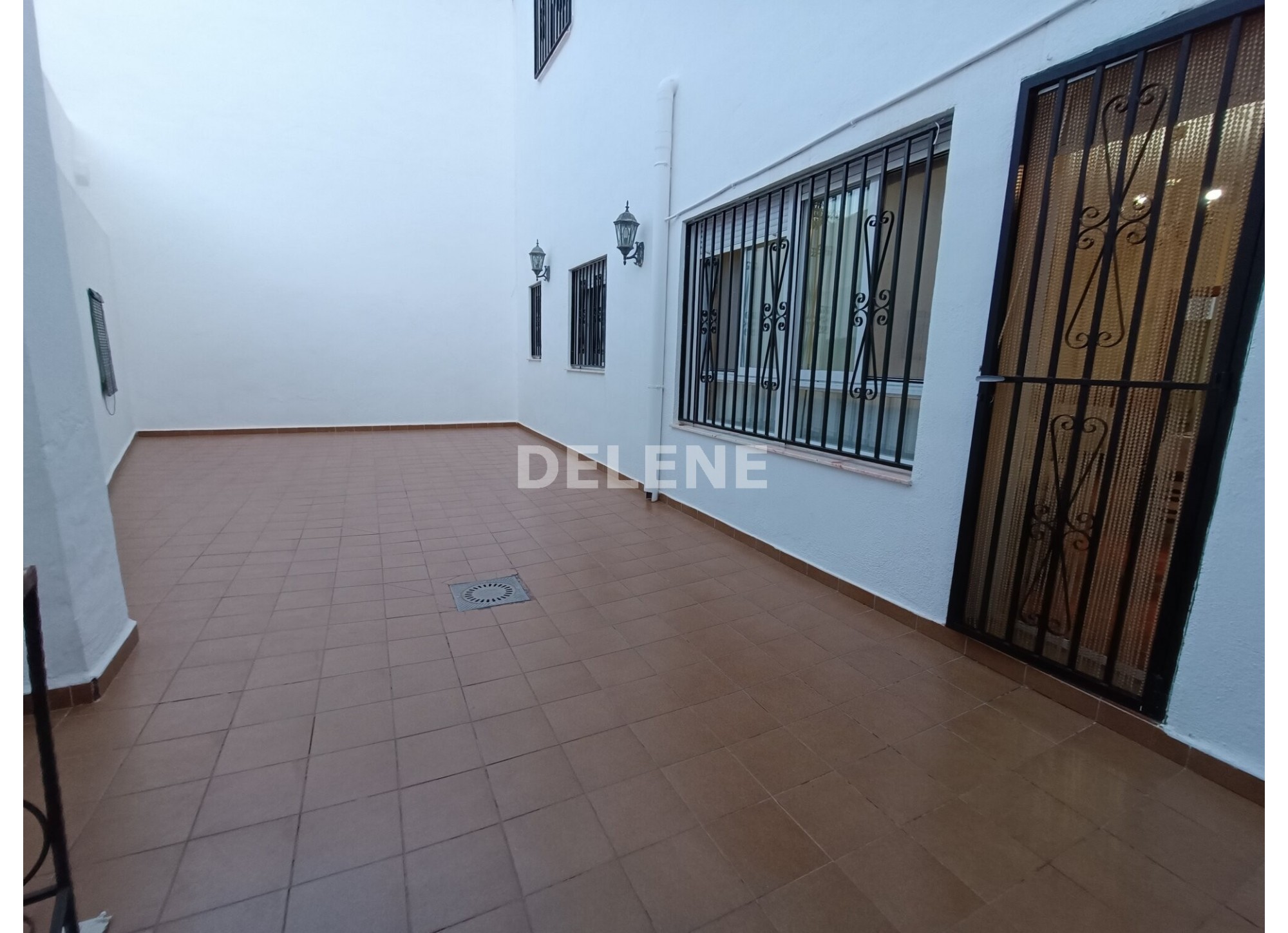 2750 PLANTA BAJA CON COCHERA, BARRIO DEL CARMEN