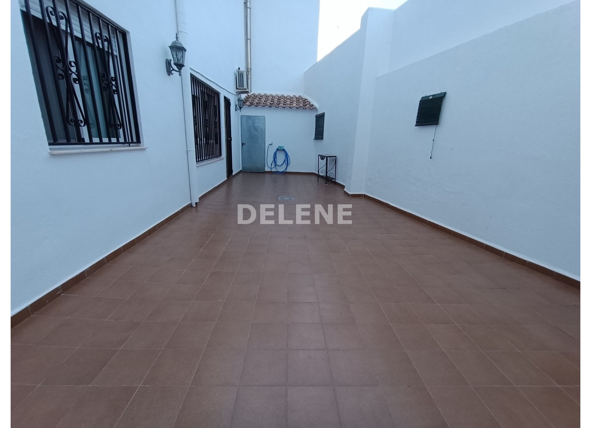 2750 PLANTA BAJA CON COCHERA, BARRIO DEL CARMEN