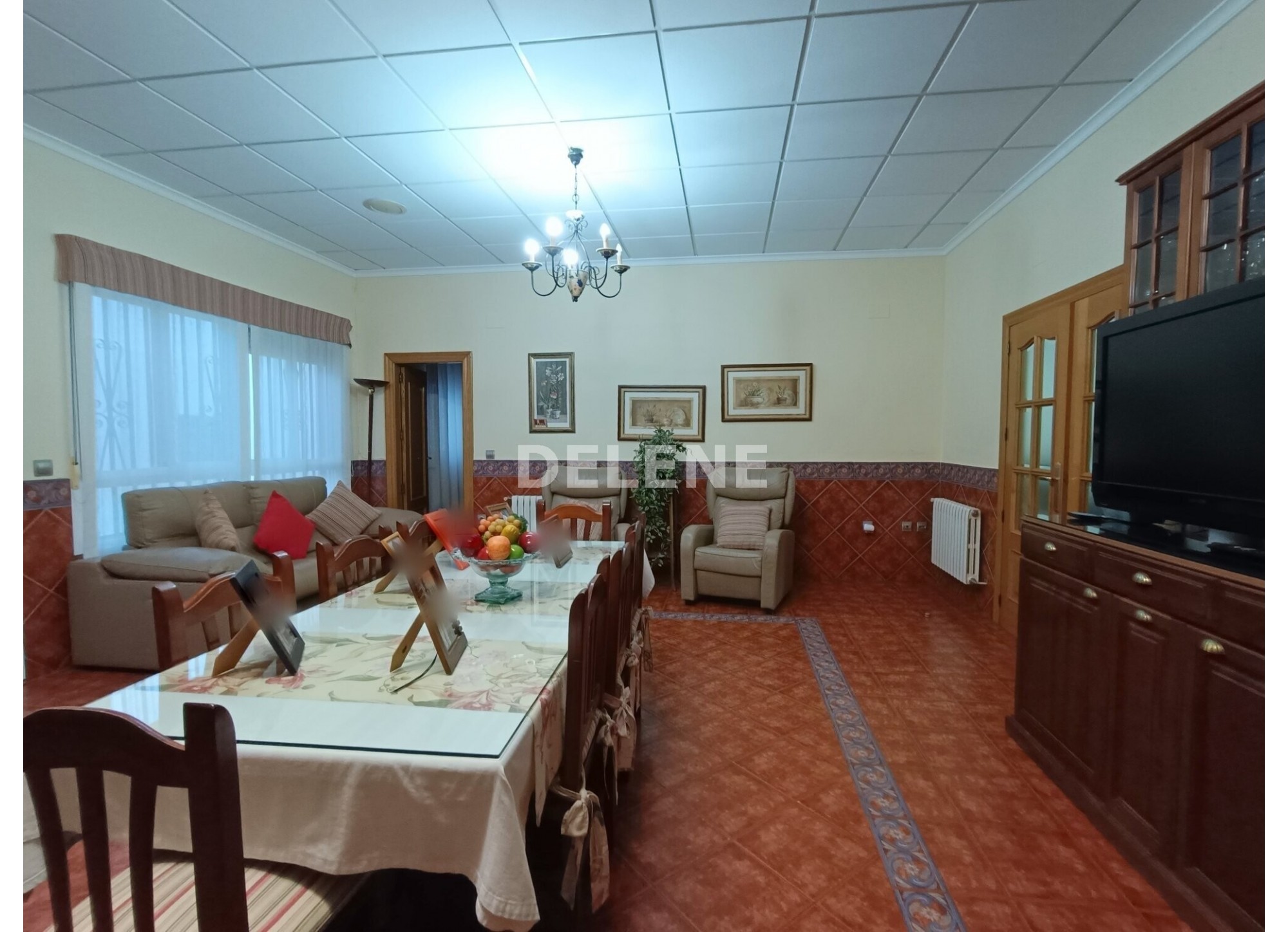 2750 PLANTA BAJA CON COCHERA, BARRIO DEL CARMEN