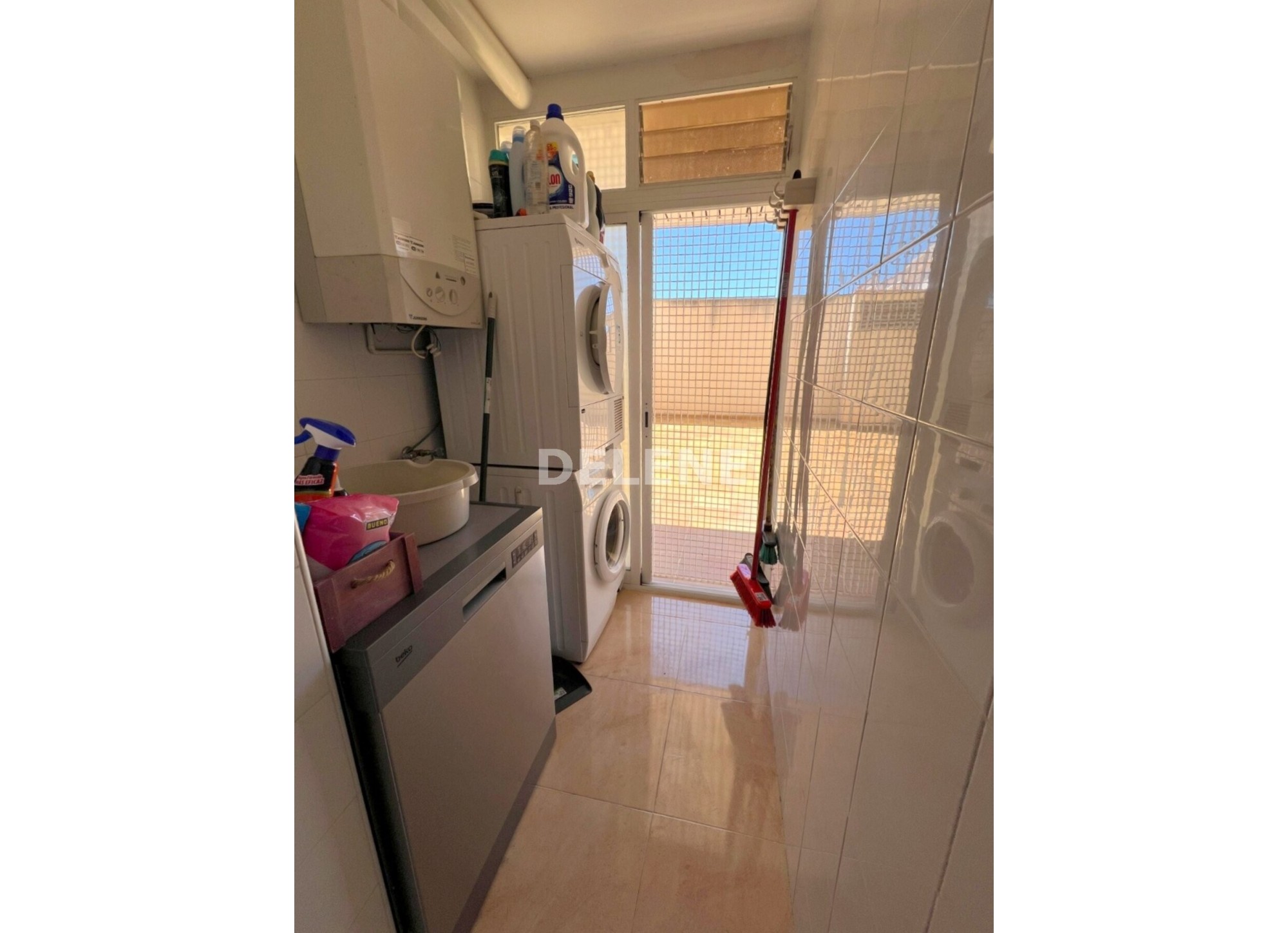 2762 PISO DÚPLEX CON GARAJE, ZONA VILLARREALA.