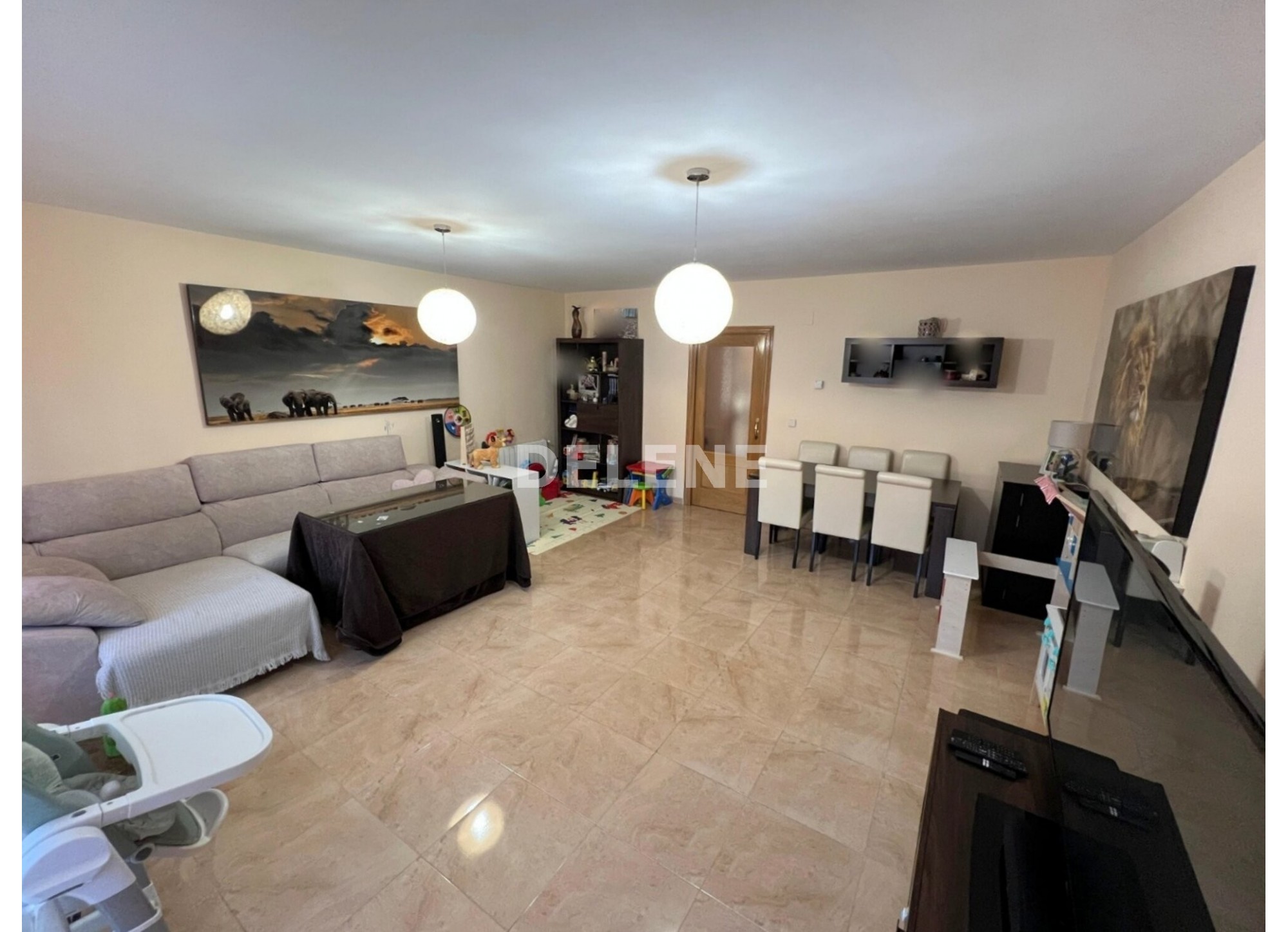 2762 PISO DÚPLEX CON GARAJE, ZONA VILLARREALA.