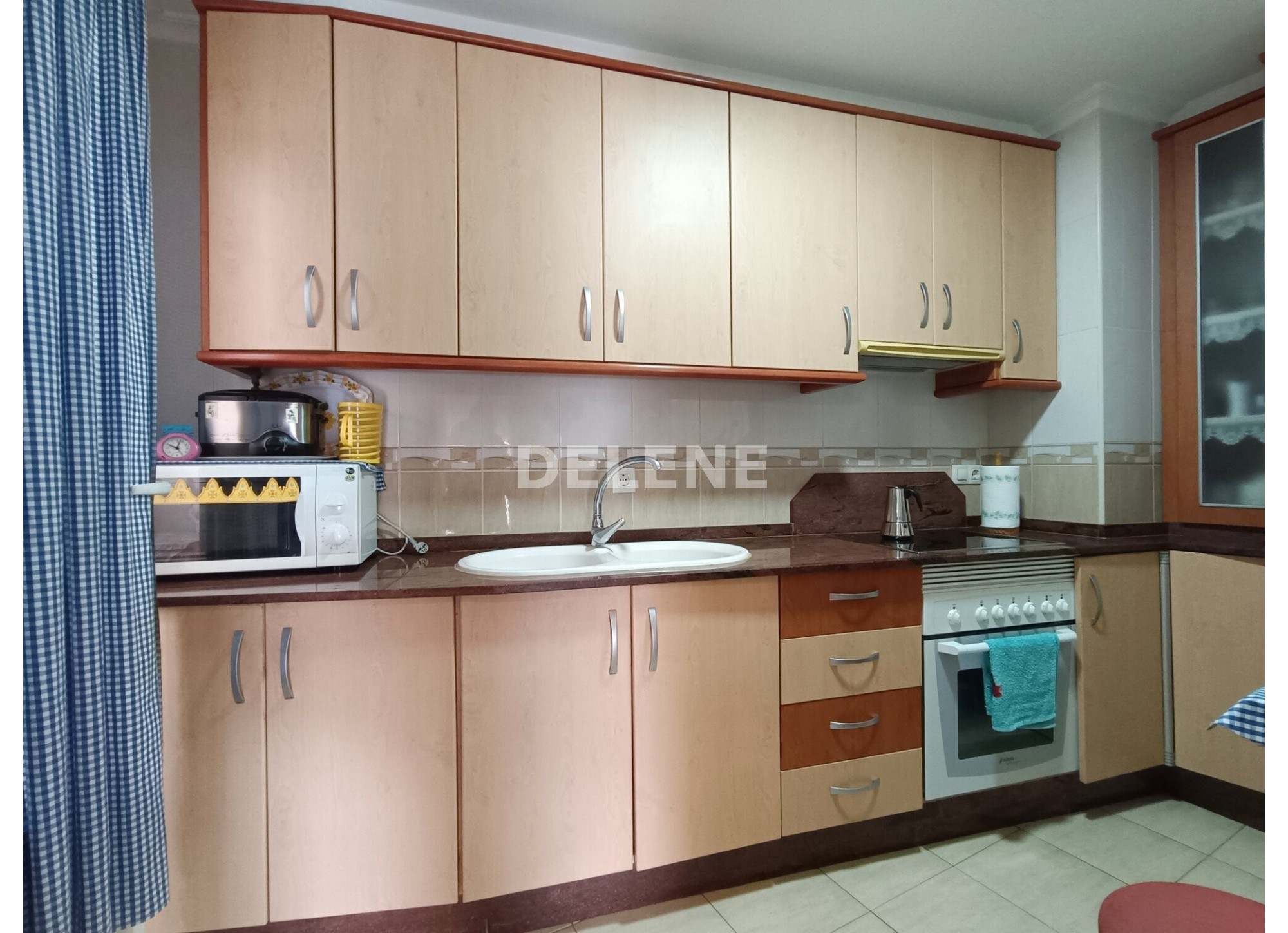 2765 PISO MUY LUMINOSO CON TRASTERO, PRÓXIMO A AVENIDA DE LA LIBERTAD