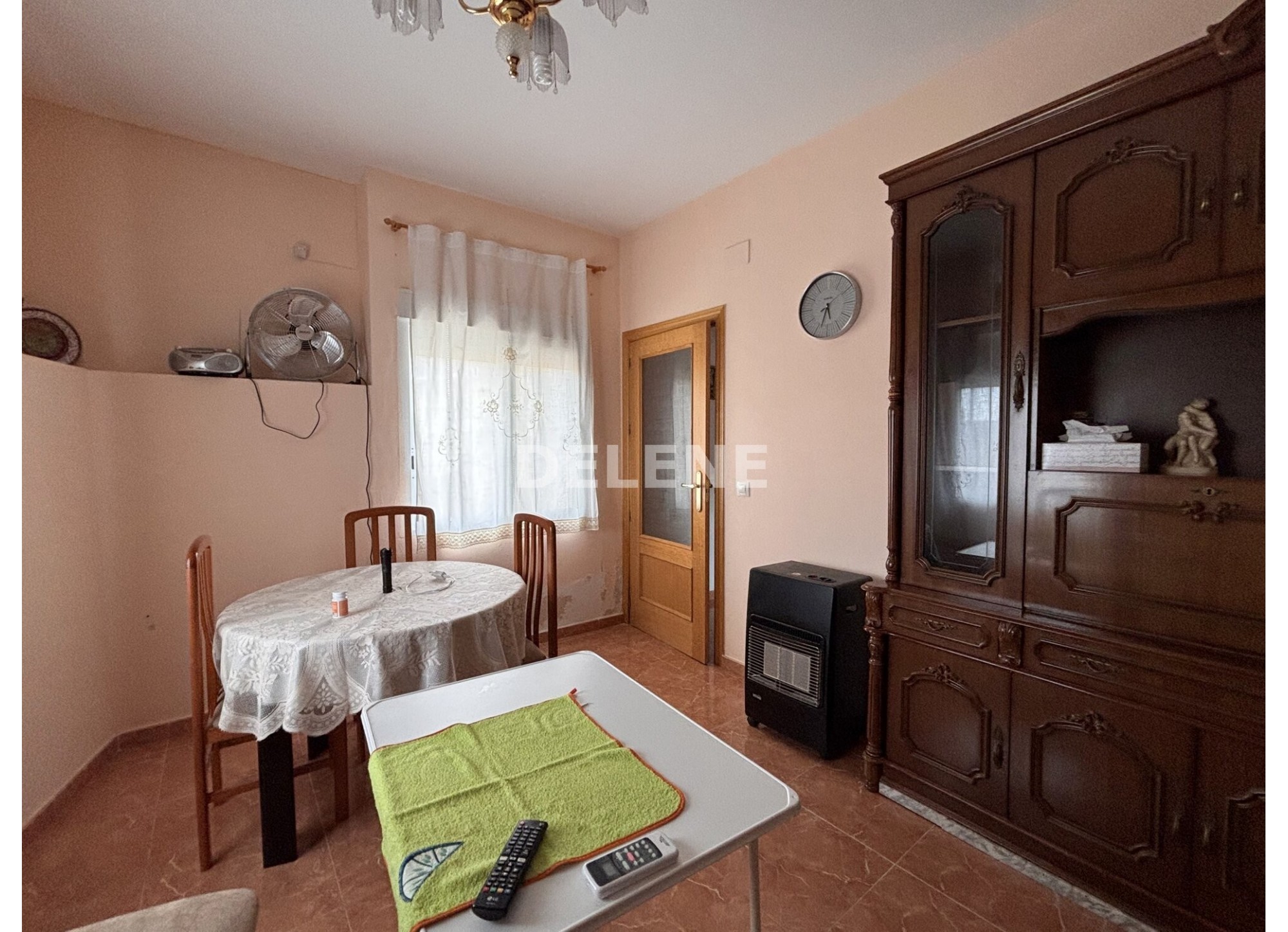 2766 CASA CON PATIO, PISCINA Y GARAJE, BARRIO GRAUS (ISSO)