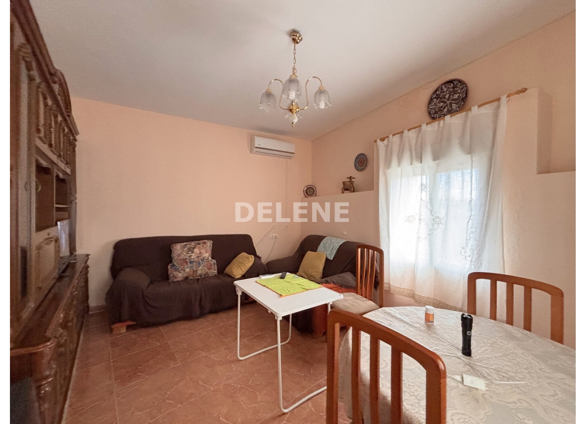 2766 CASA CON PATIO, PISCINA Y GARAJE, BARRIO GRAUS (ISSO)