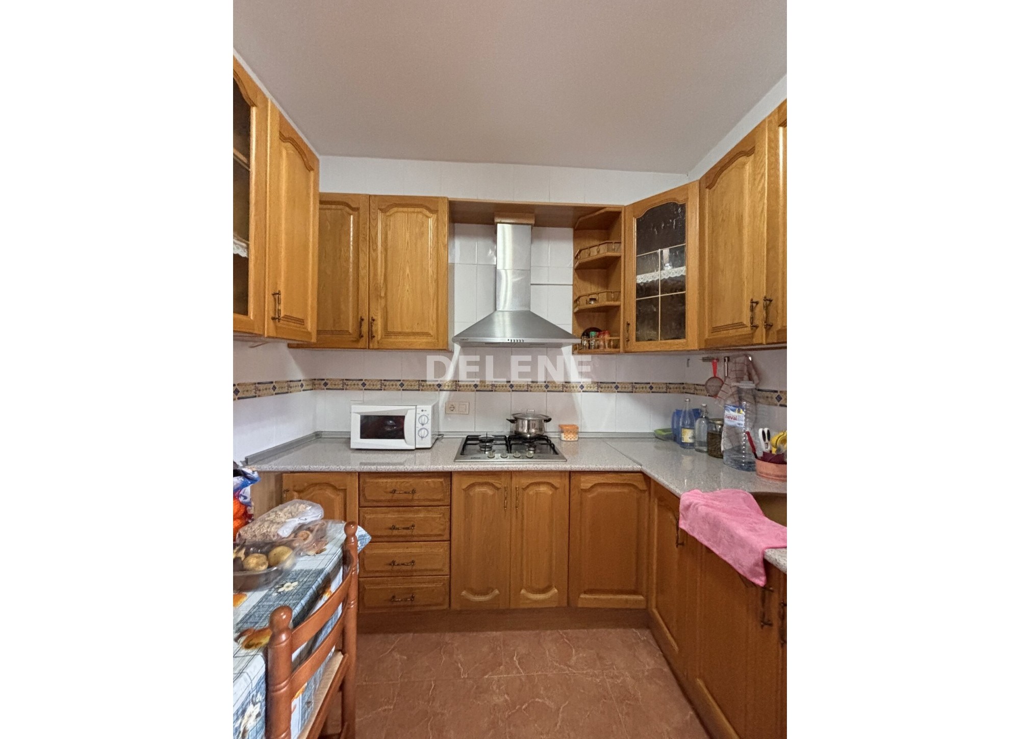 2766 CASA CON PATIO, PISCINA Y GARAJE, BARRIO GRAUS (ISSO)