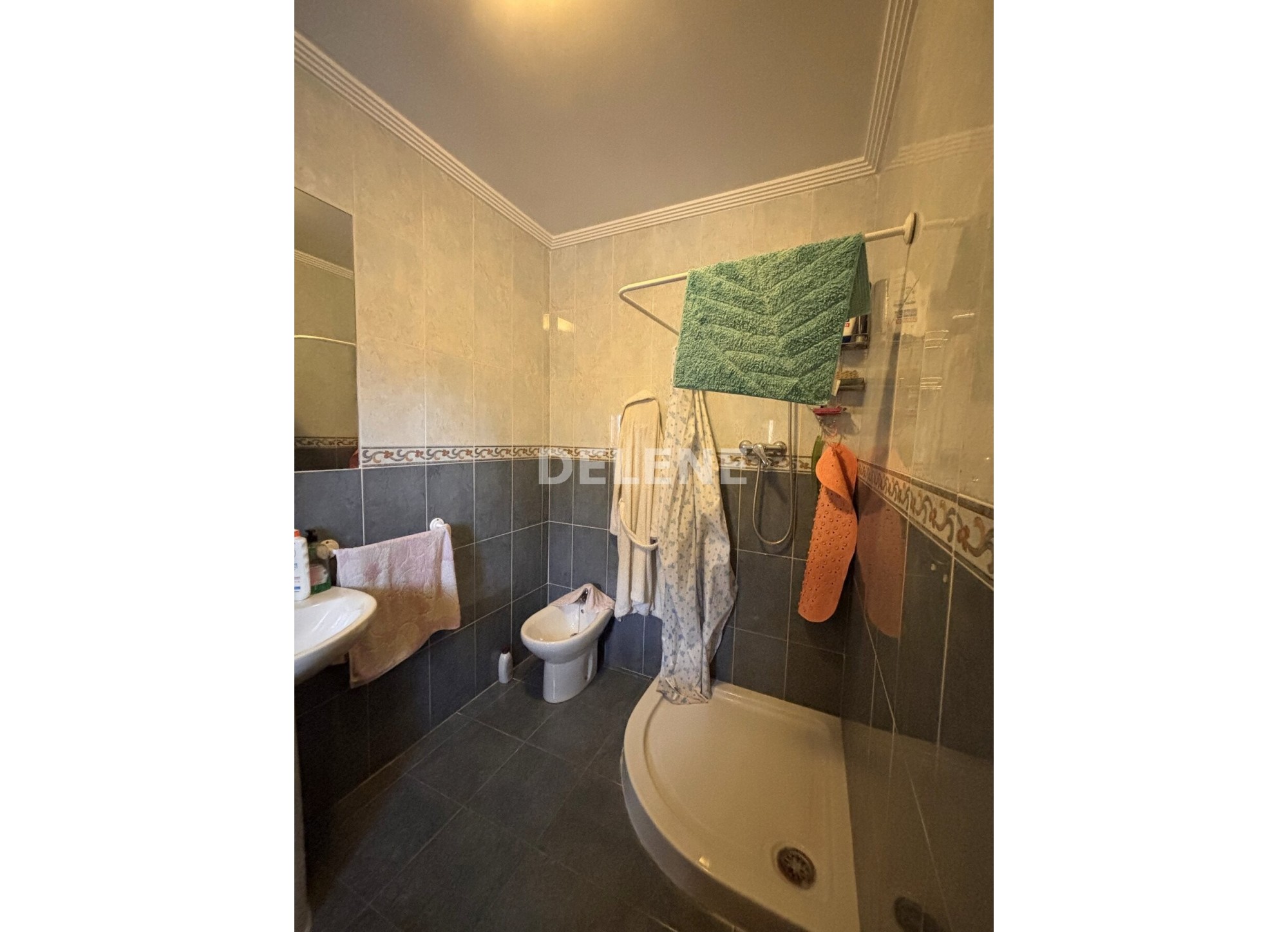 2766 CASA CON PATIO, PISCINA Y GARAJE, BARRIO GRAUS (ISSO)