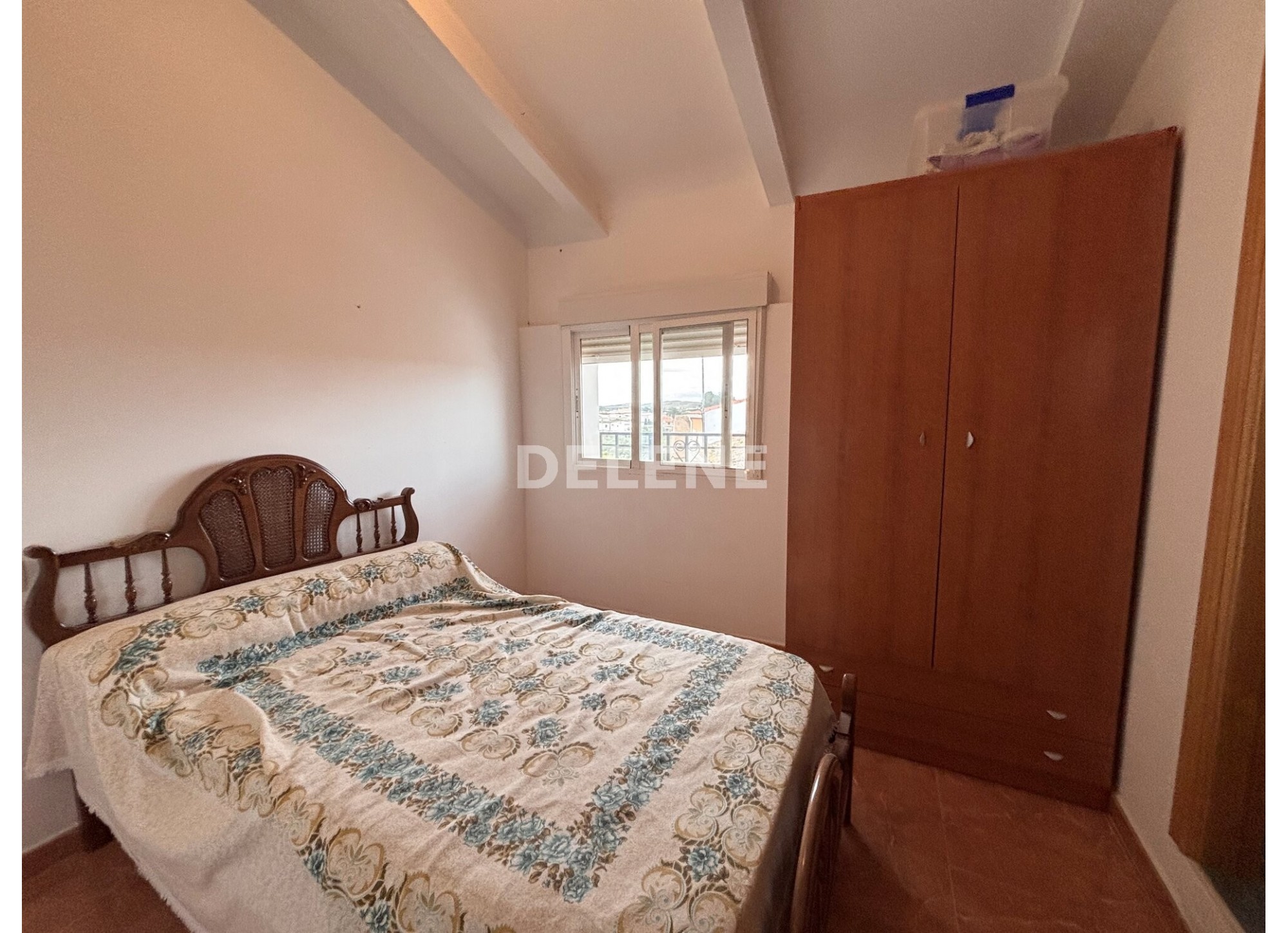 2766 CASA CON PATIO, PISCINA Y GARAJE, BARRIO GRAUS (ISSO)