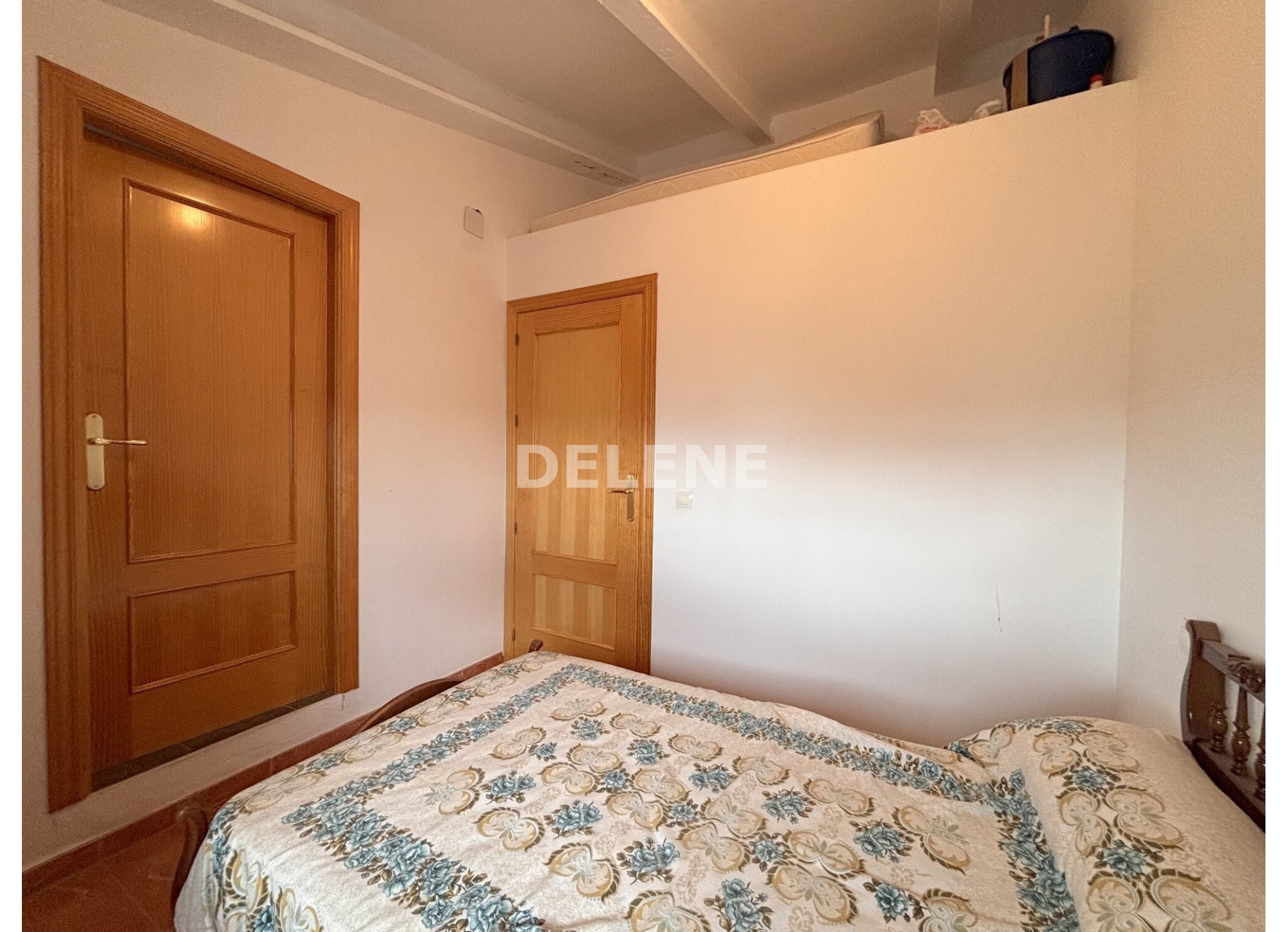 2766 CASA CON PATIO, PISCINA Y GARAJE, BARRIO GRAUS (ISSO)